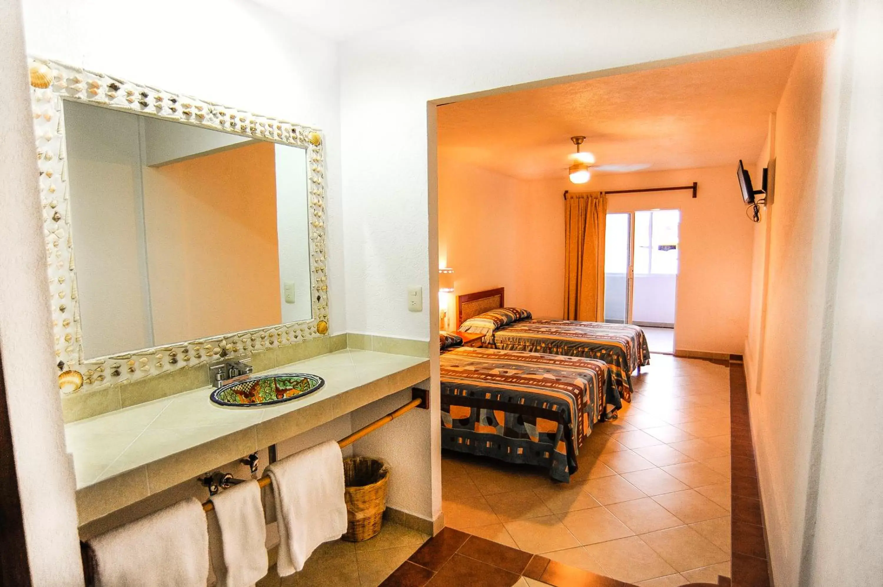 Bedroom, Bathroom in Hotel Suites Ixtapa Plaza