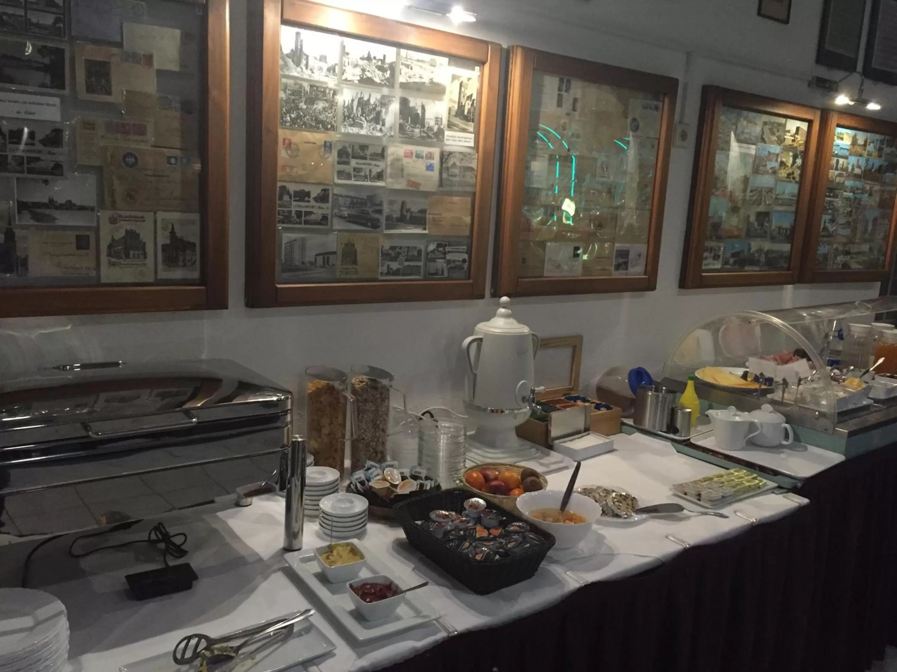 Buffet breakfast in Hotel Gasthof Goldener Hahn