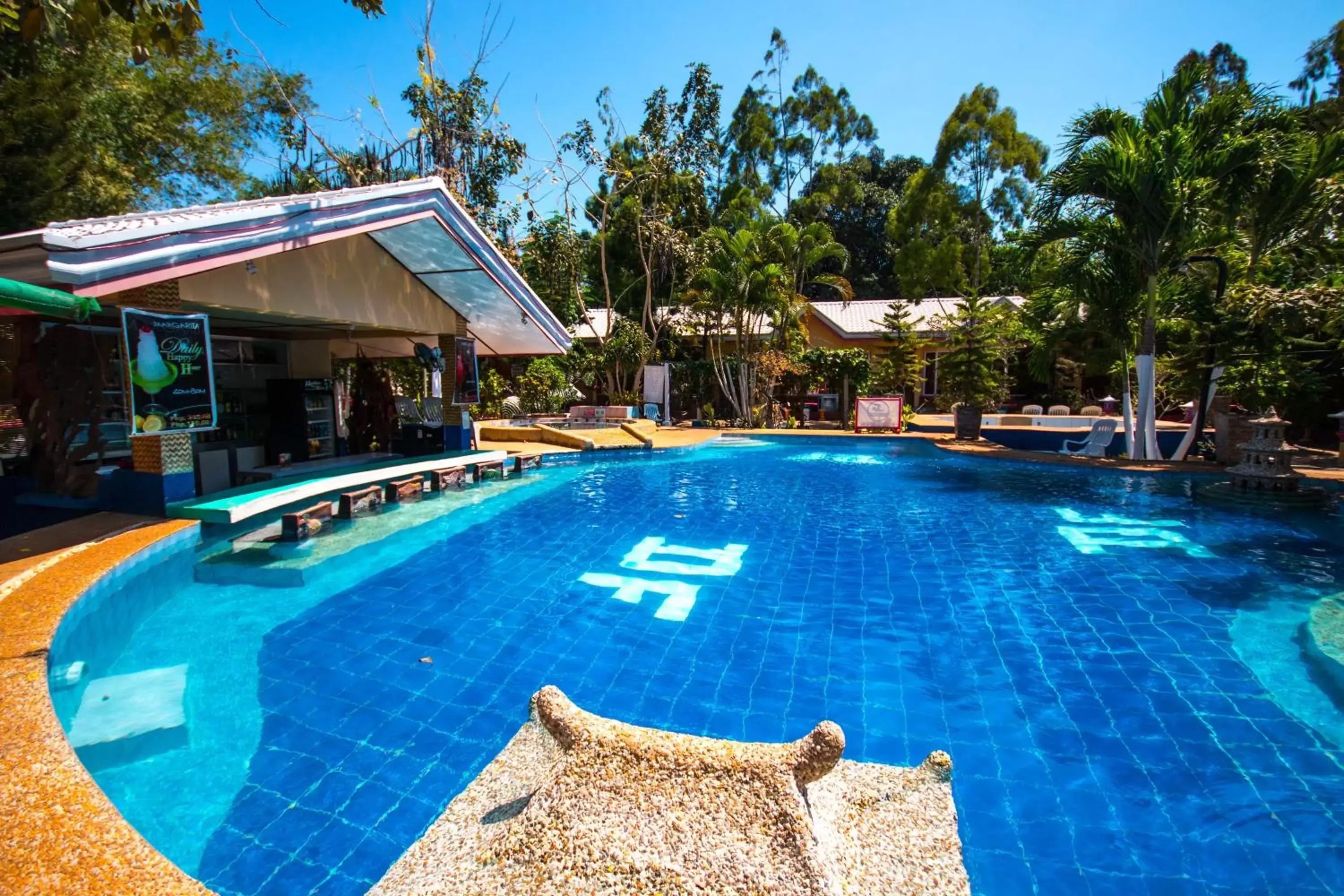 Swimming Pool in Deep Forest Garden Hotel