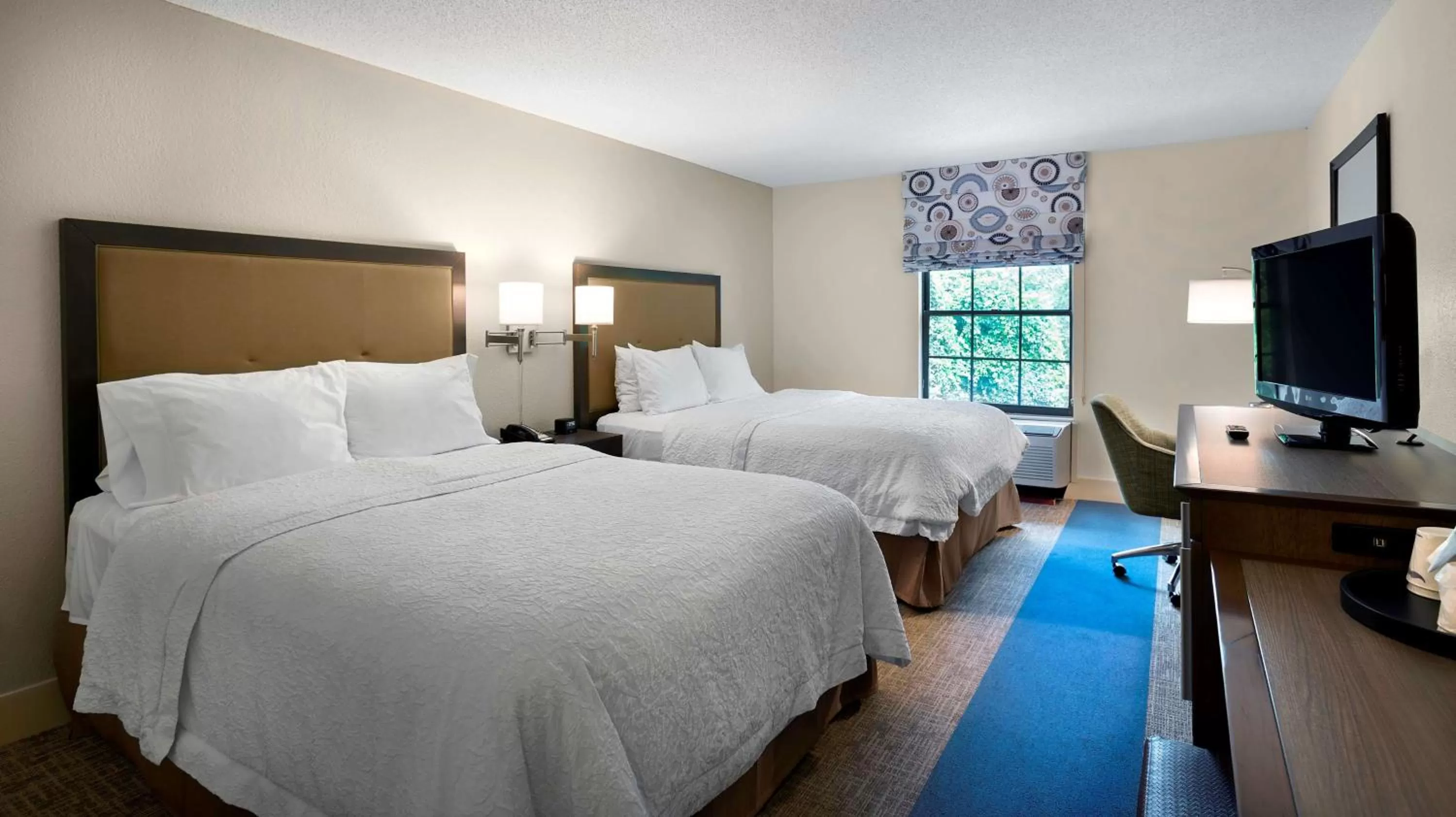 Bed in Hampton Inn Helen