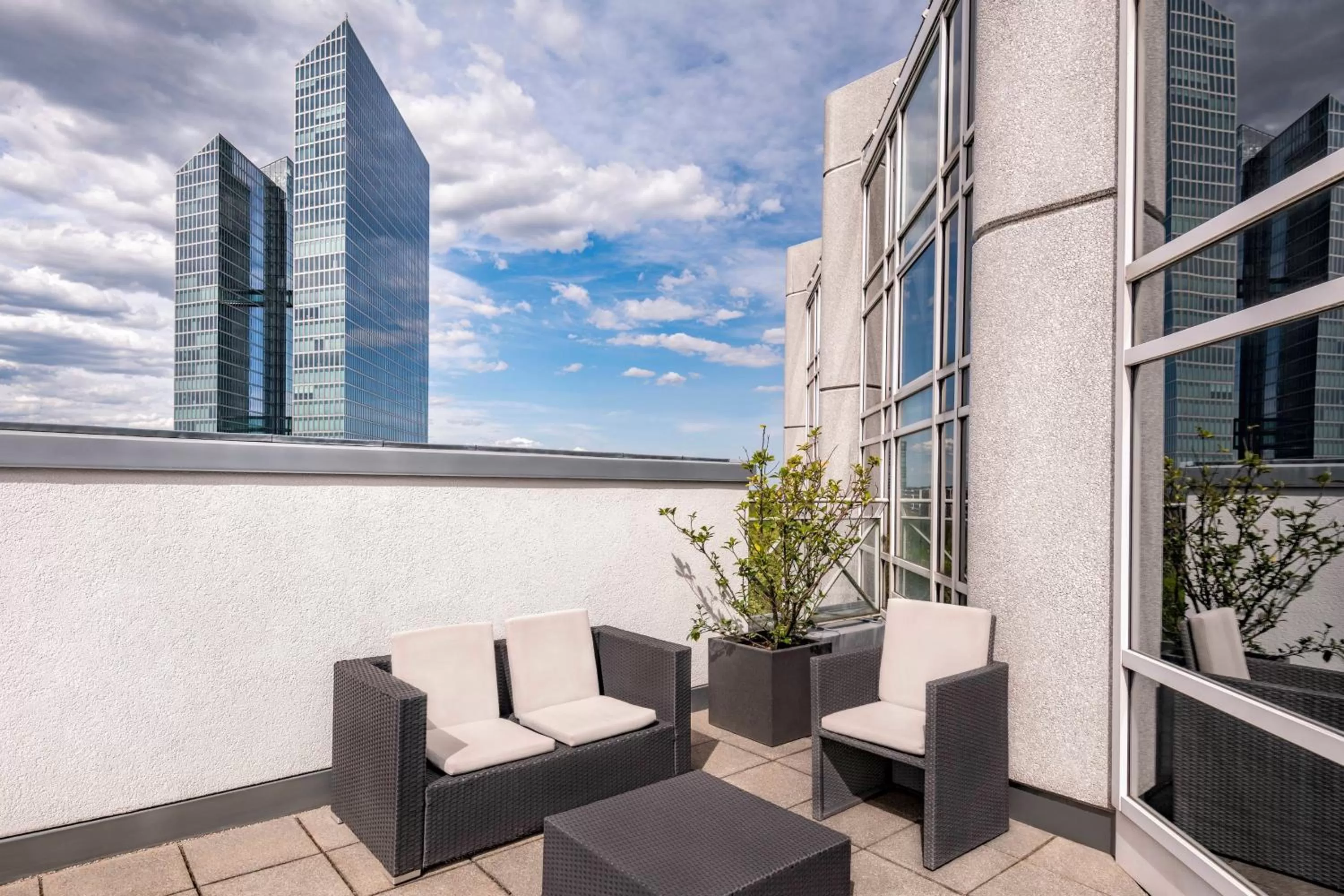 Bedroom in Munich Marriott Hotel
