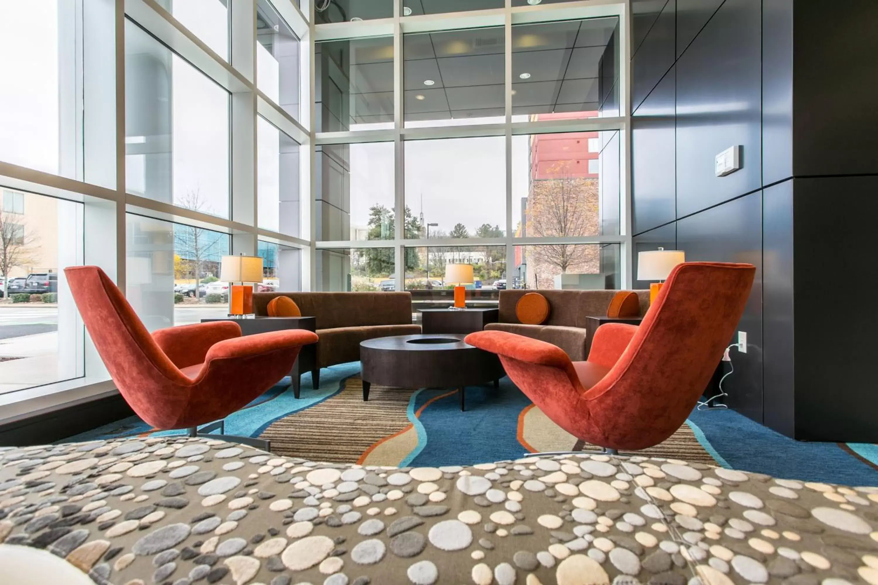 Property building, Seating Area in Holiday Inn Hotel & Suites Chattanooga, an IHG Hotel