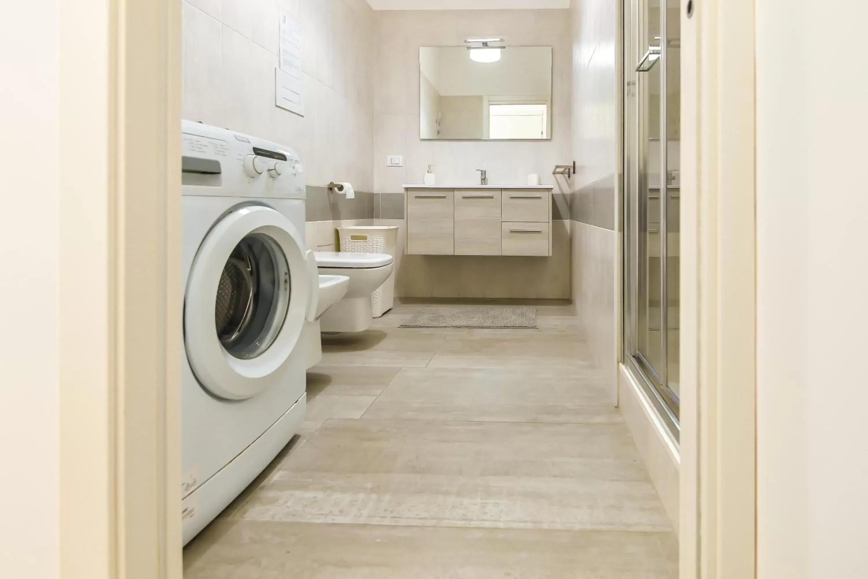 Bathroom, Kitchen/Kitchenette in Aurora Residence