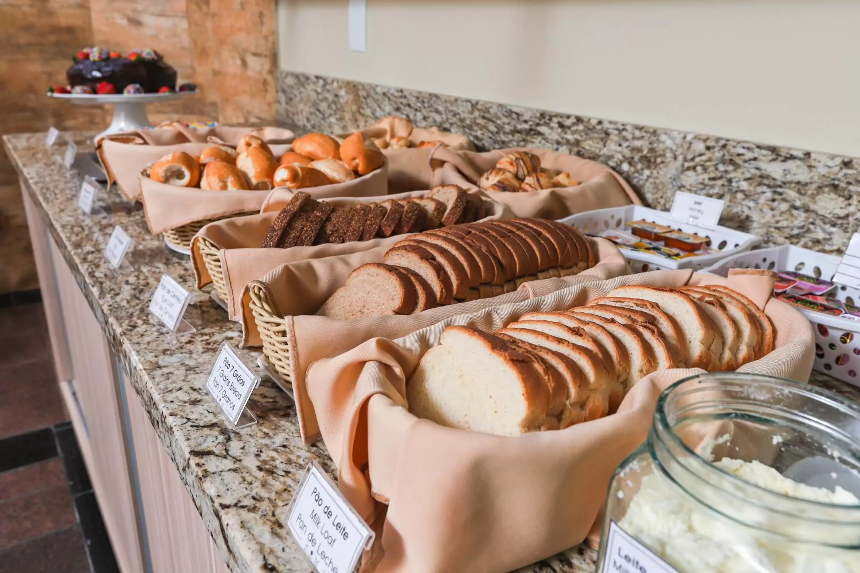 Food and drinks in Hotel Express Terminal Tur - Rodoviária Porto Alegre Food and drinks in Hotel Express Terminal Tur - Rodoviária Porto Alegre