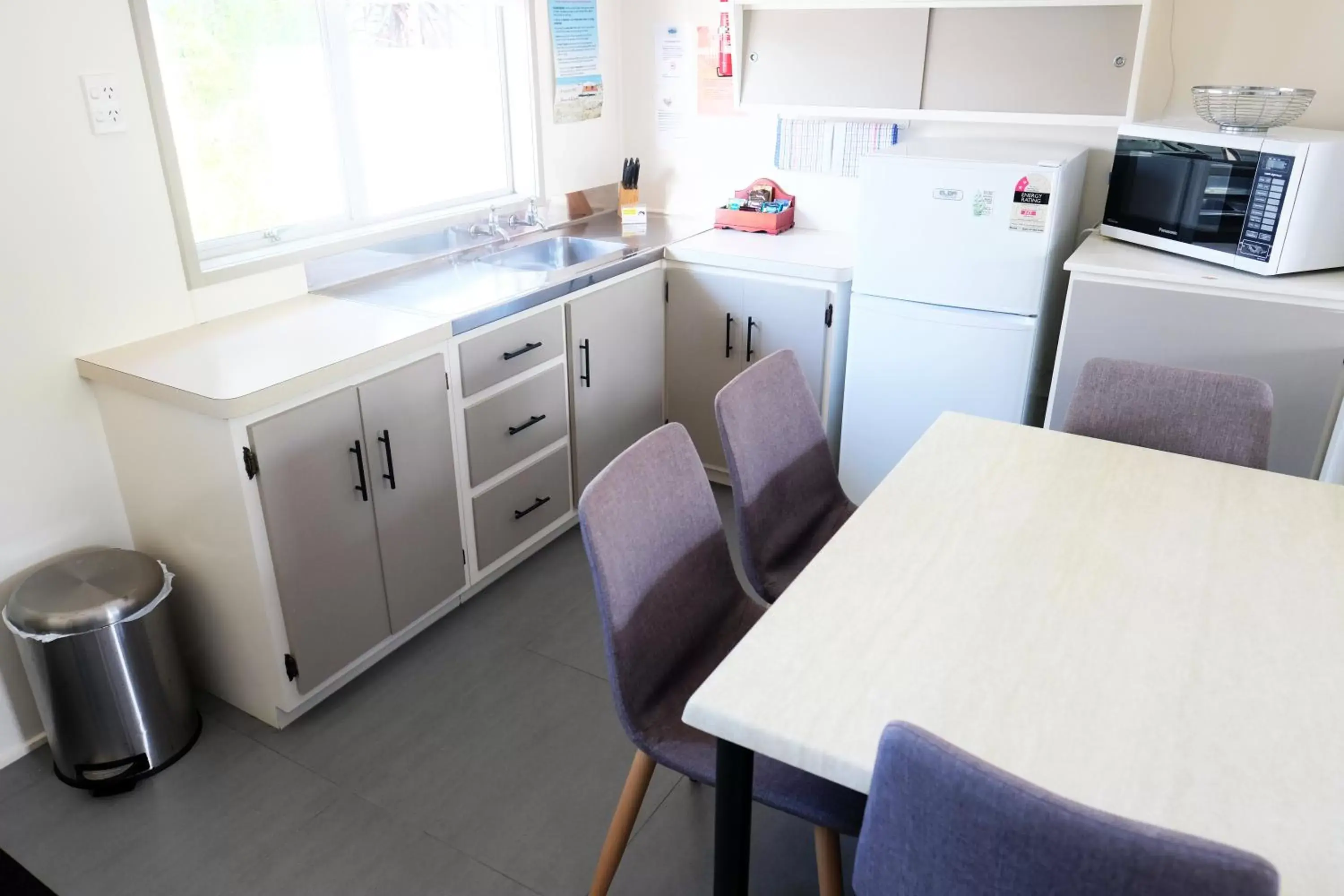 Kitchen or kitchenette, Kitchen/Kitchenette in Tairua Shores Motel