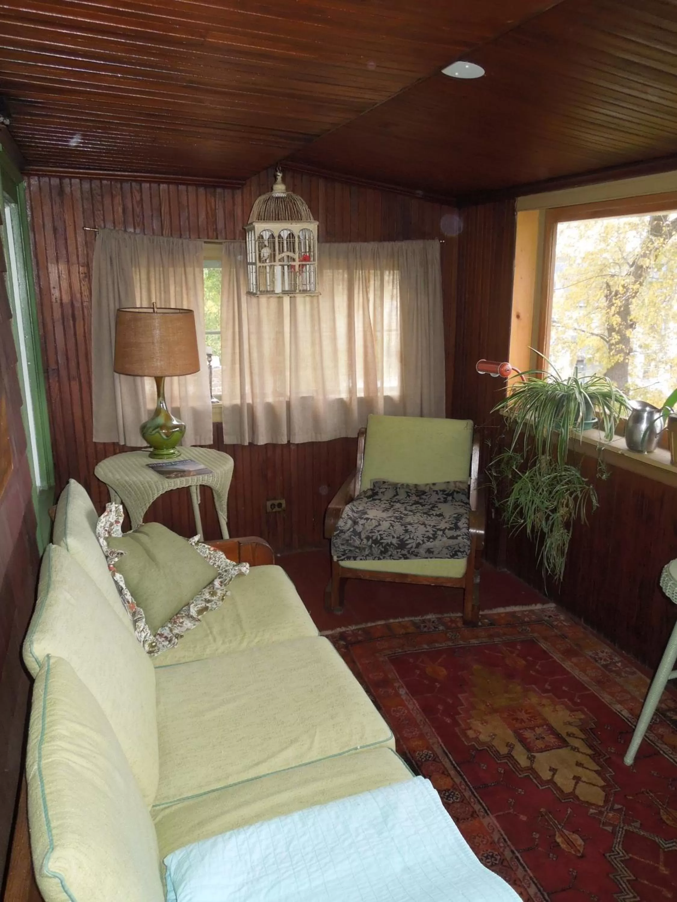Decorative detail, Seating Area in Victorian Bed & Breakfast of Staten Island