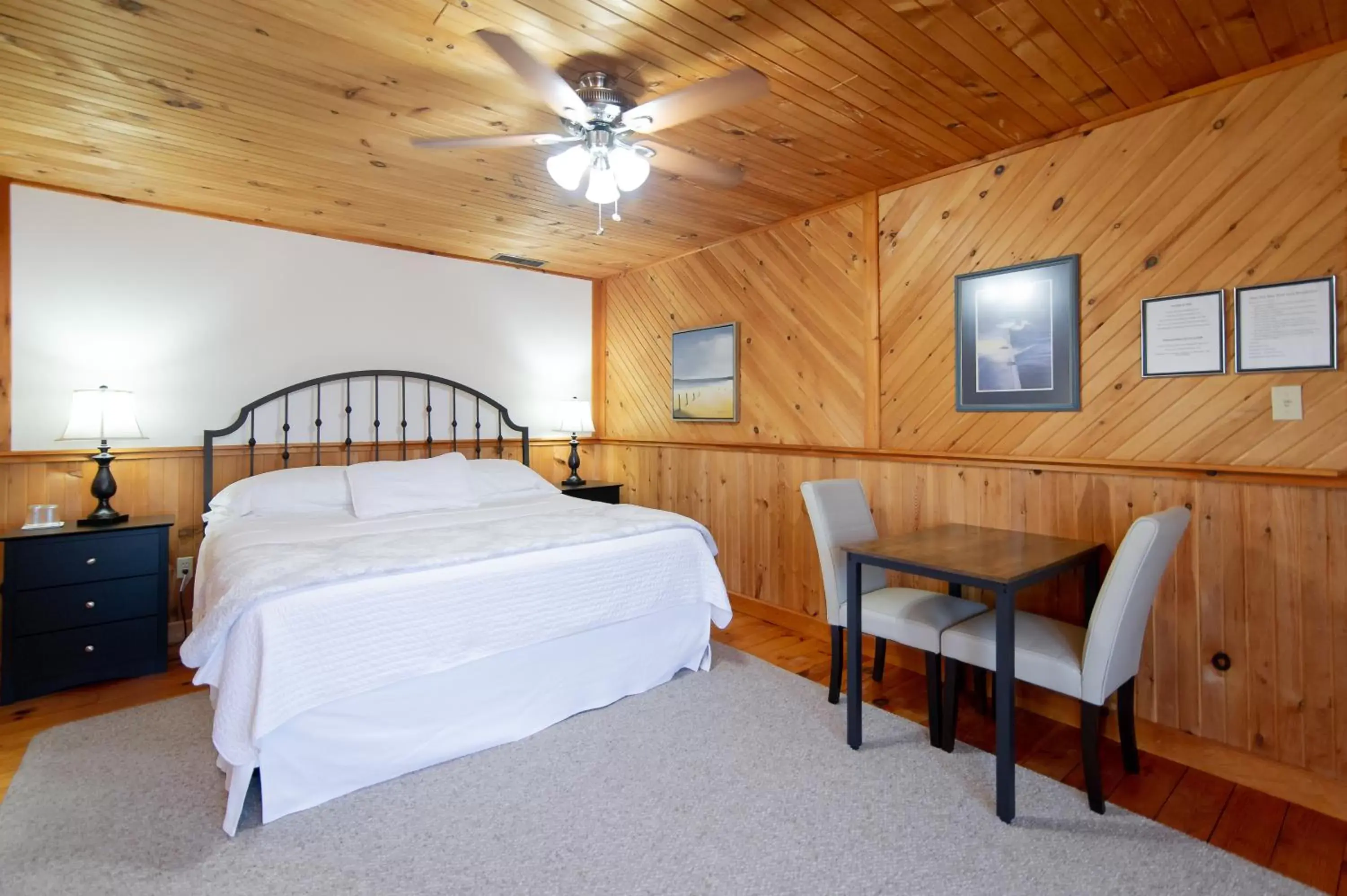 Photo of the whole room, Bed in Bye the Bay Bed and Breakfast