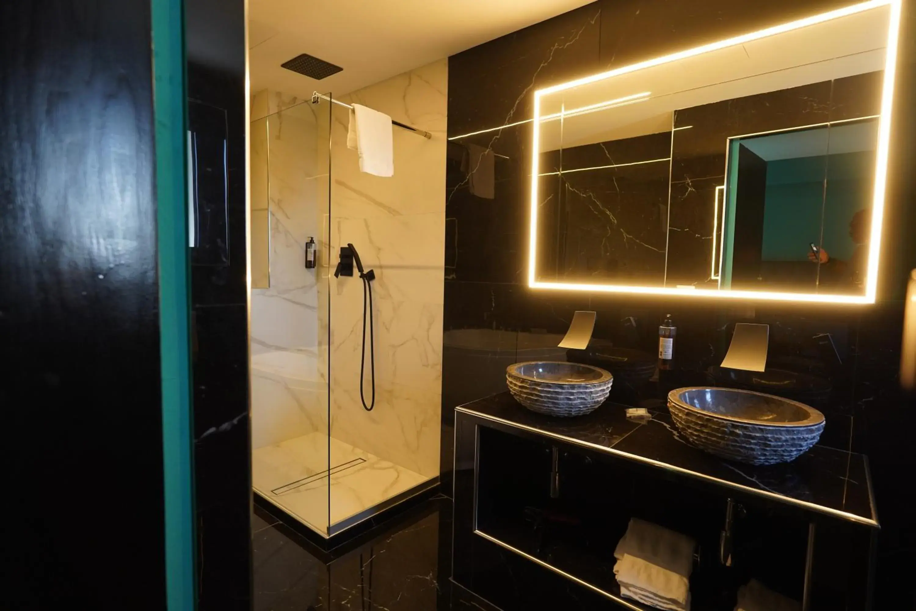 Shower, Bathroom in Grand hotel irpinia & SPA