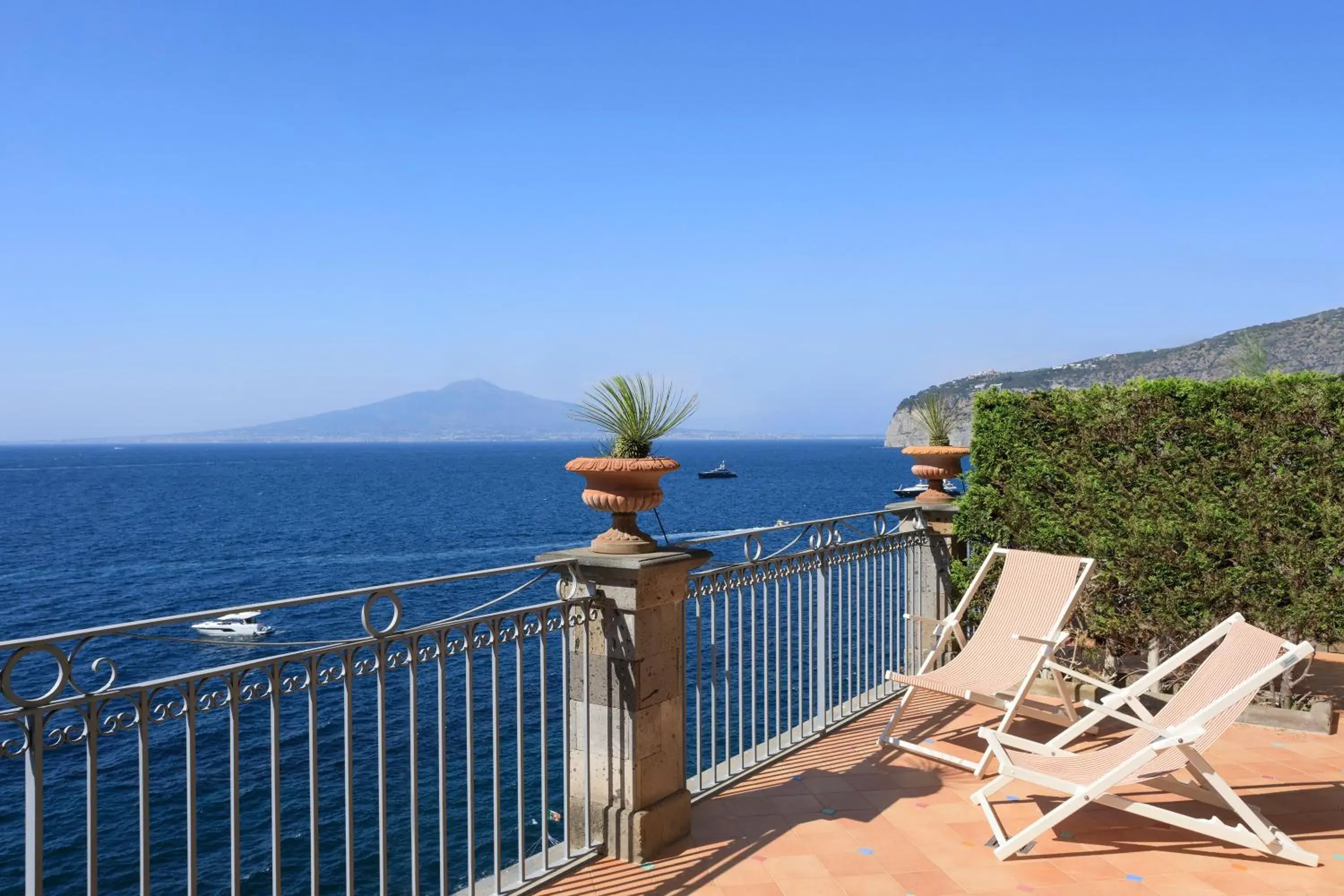 Balcony/Terrace, Sea View in Grand Hotel Ambasciatori
