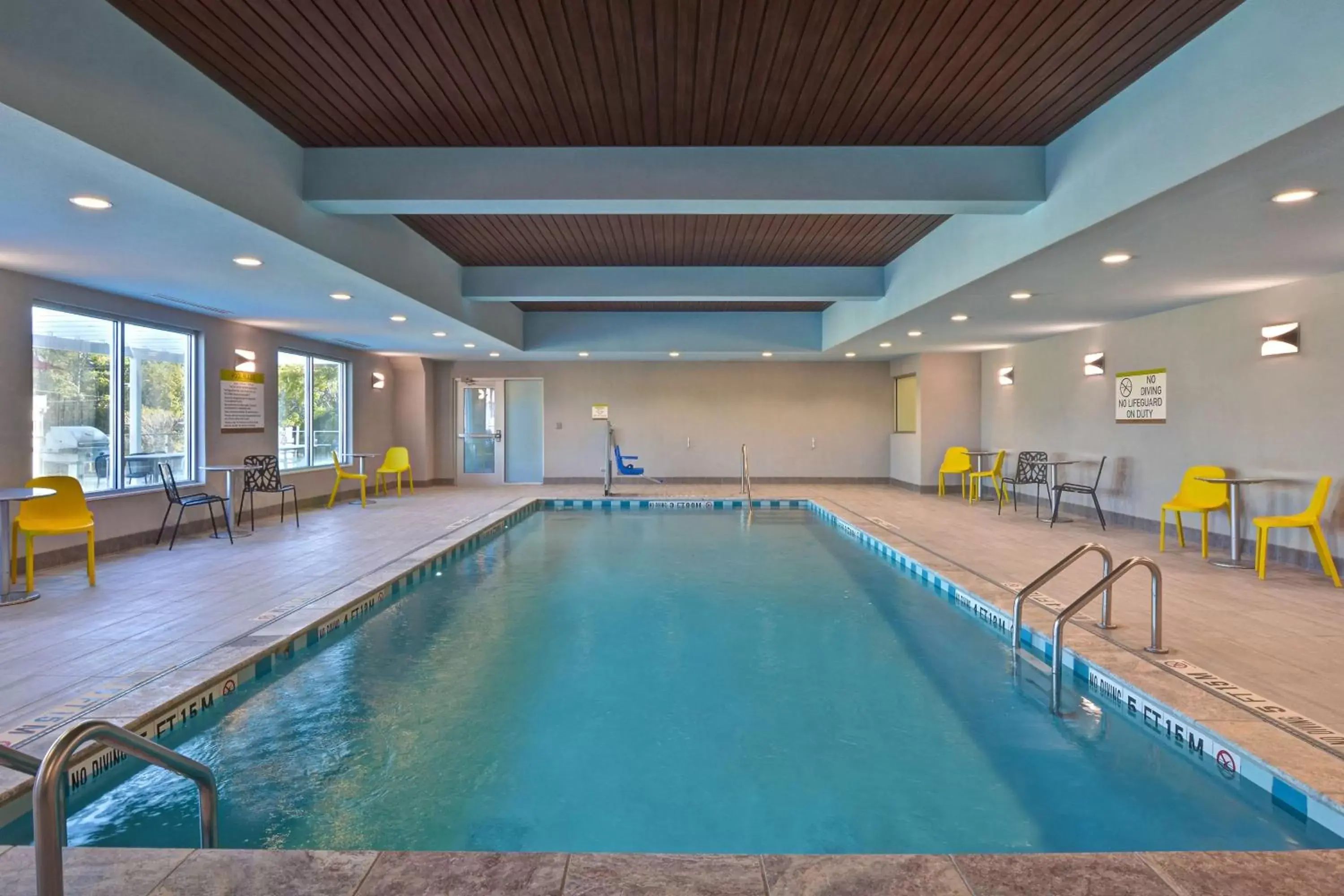 Swimming Pool in Home2 Suites By Hilton Savannah Midtown, Ga