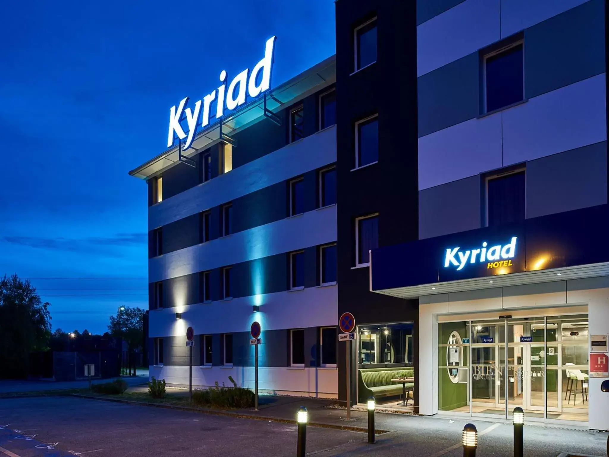 Property building in Kyriad Rouen Sud - Val de Reuil Property building in Kyriad Rouen Sud - Val de Reuil