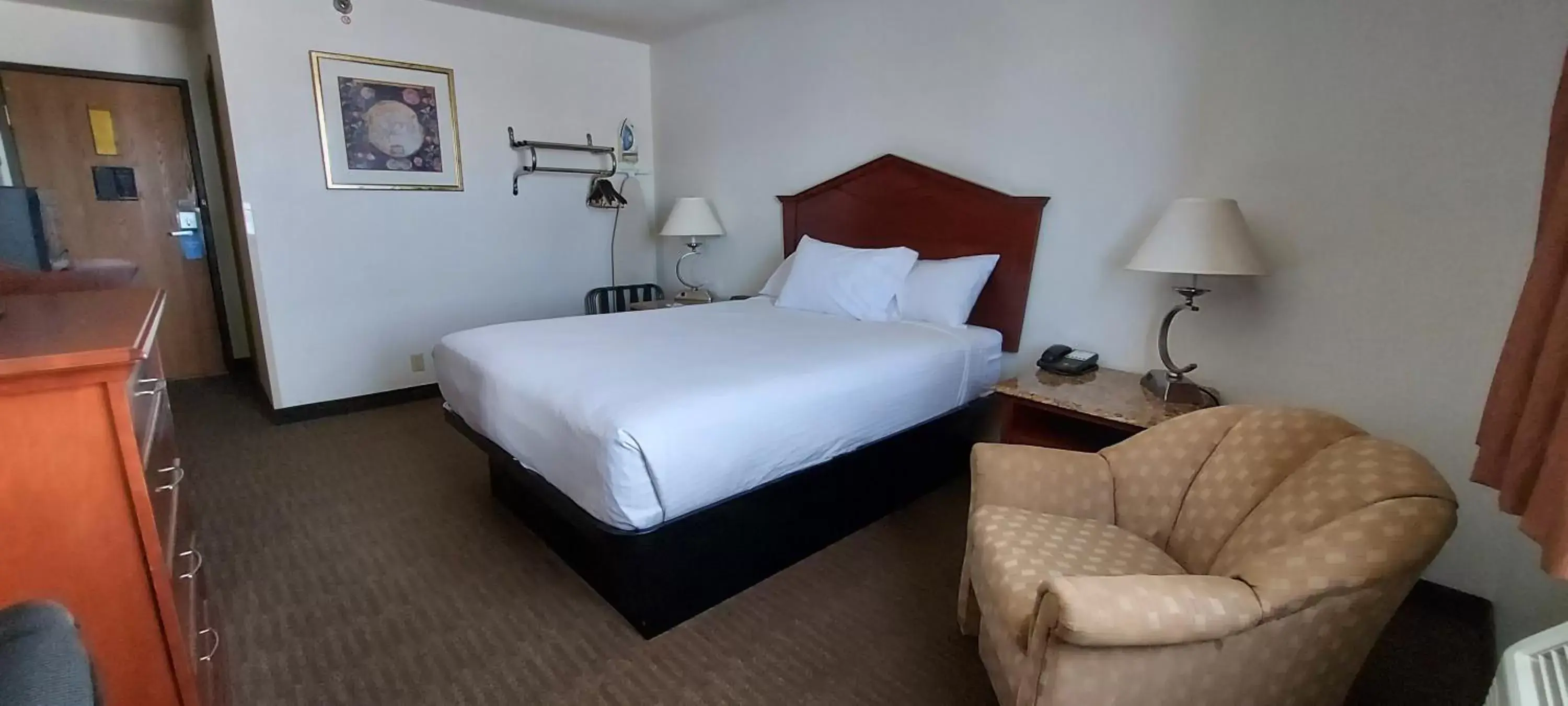 Photo of the whole room, Bed in Days Inn by Wyndham Willmar