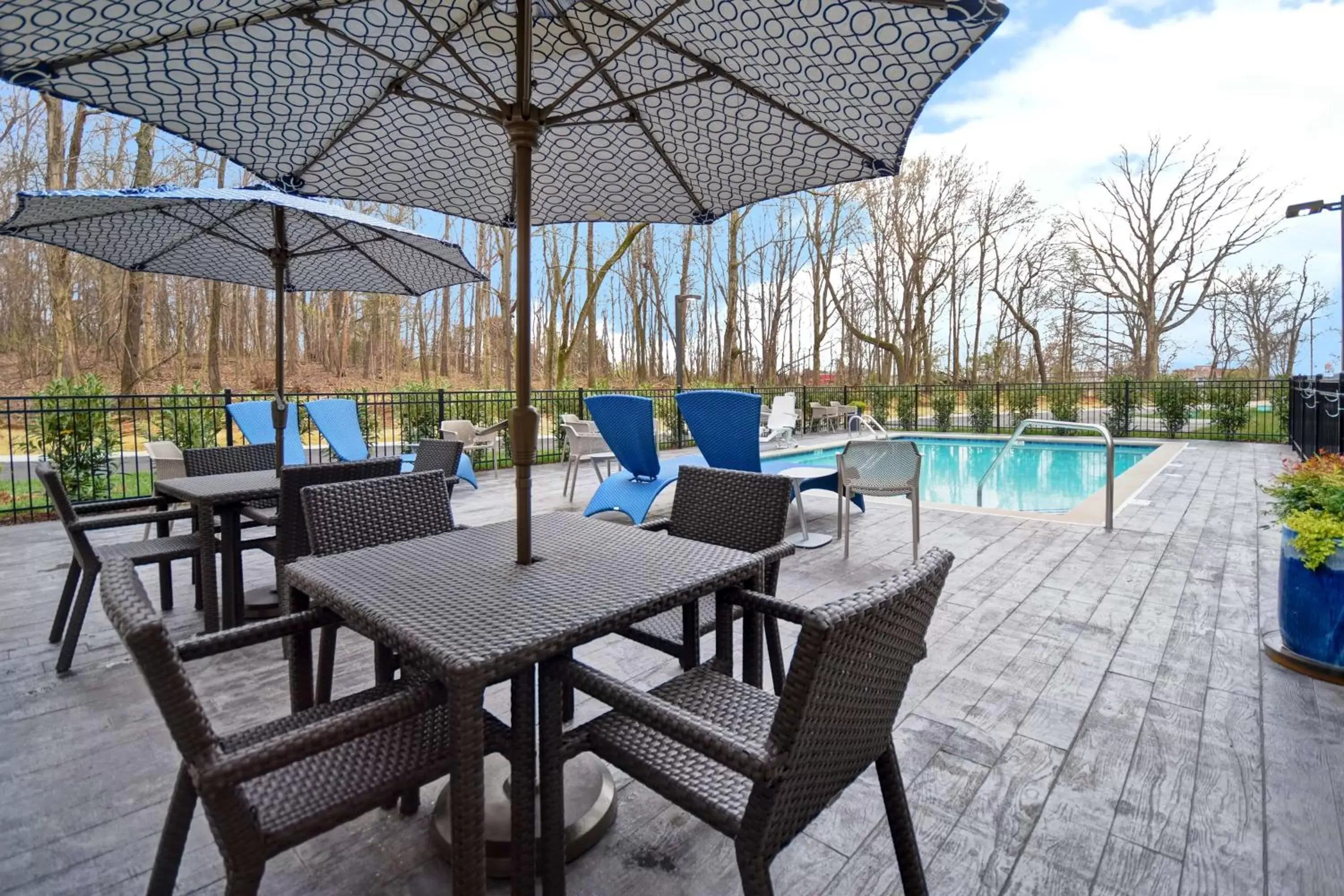 Patio, Swimming Pool in Hampton Inn Pleasant View