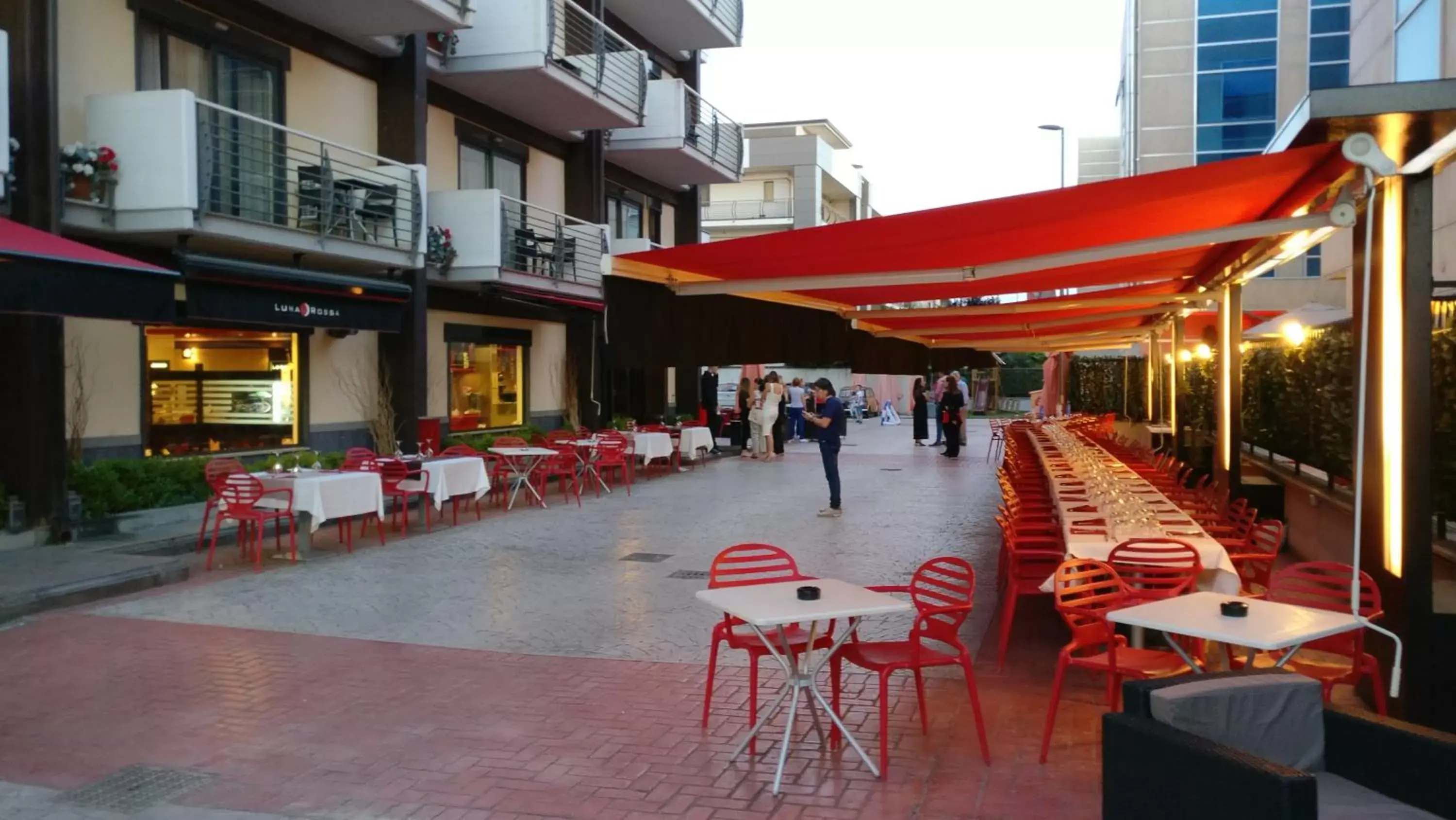 Patio, Restaurant/Places to Eat in Rama Palace Hotel