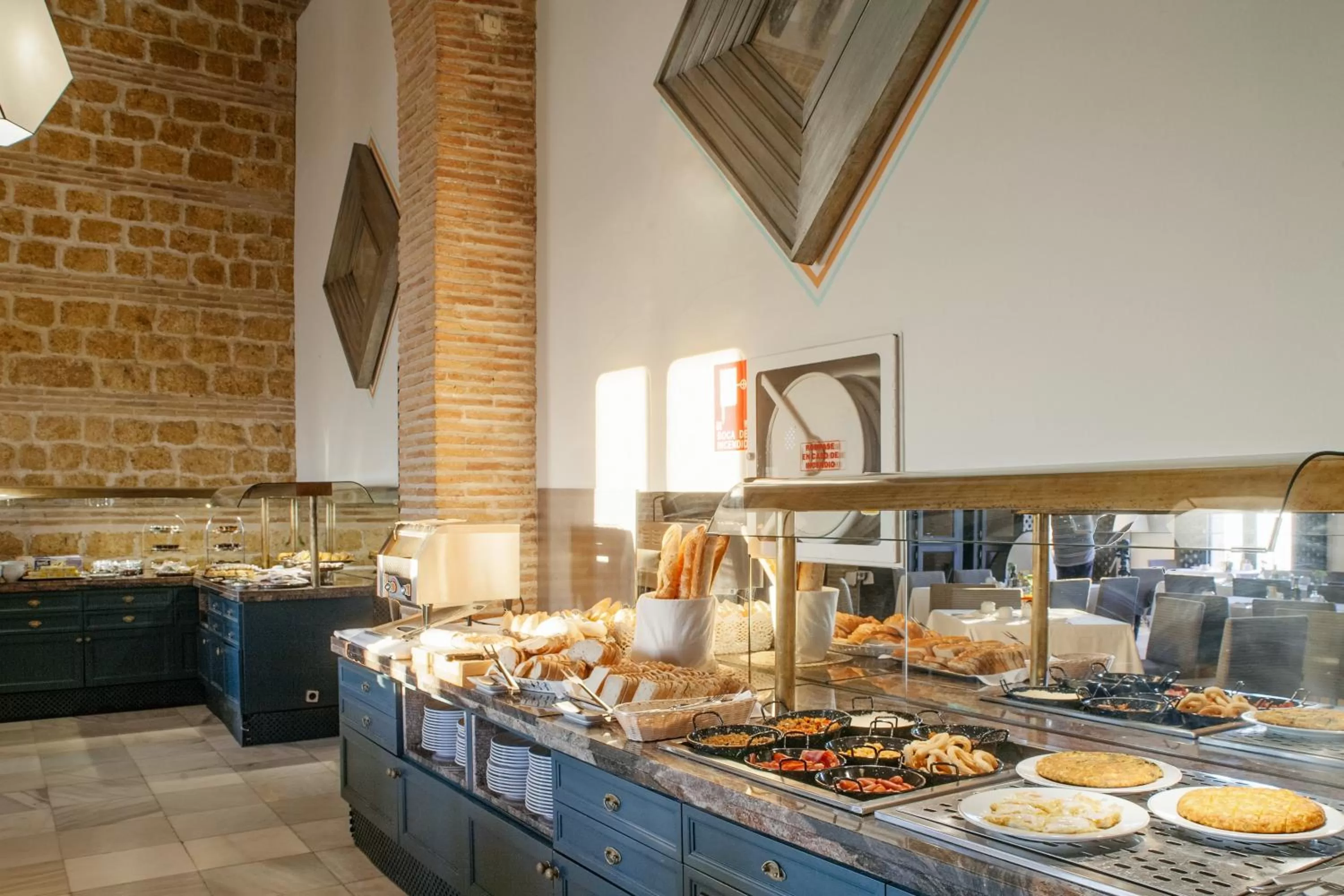 Food and drinks in Parador de Carmona