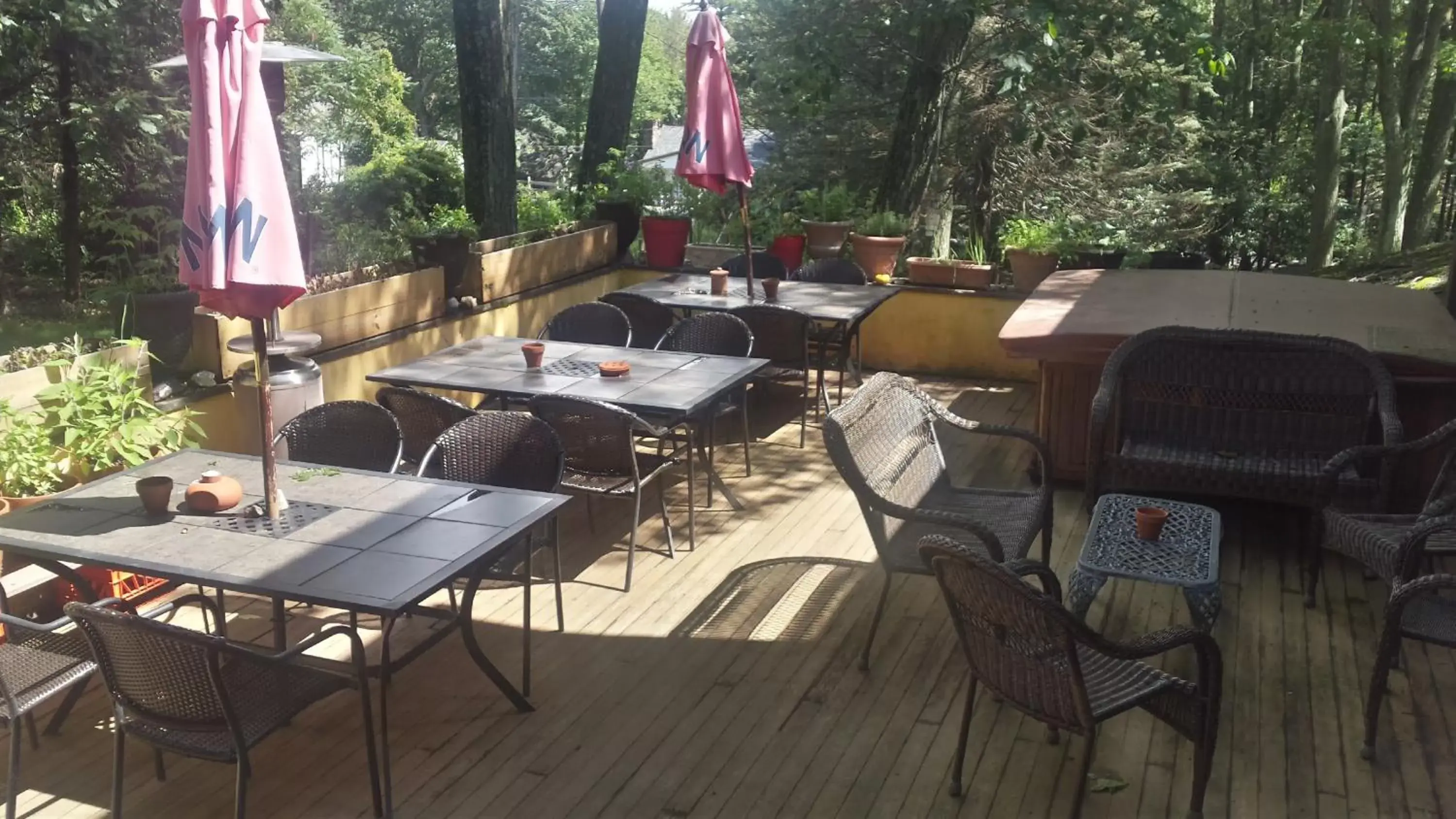Balcony/Terrace, Restaurant/Places to Eat in Maurrocks - A Pocono Mountains B&B