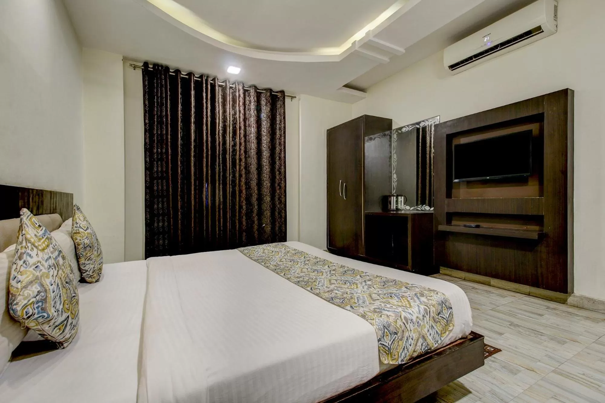 Bed in FabHotel CSFC Near Bhopal Railway Station