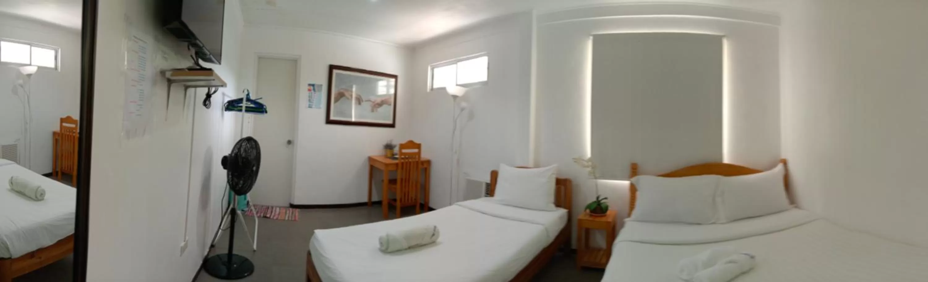 Photo of the whole room, Bed in Amor's Place