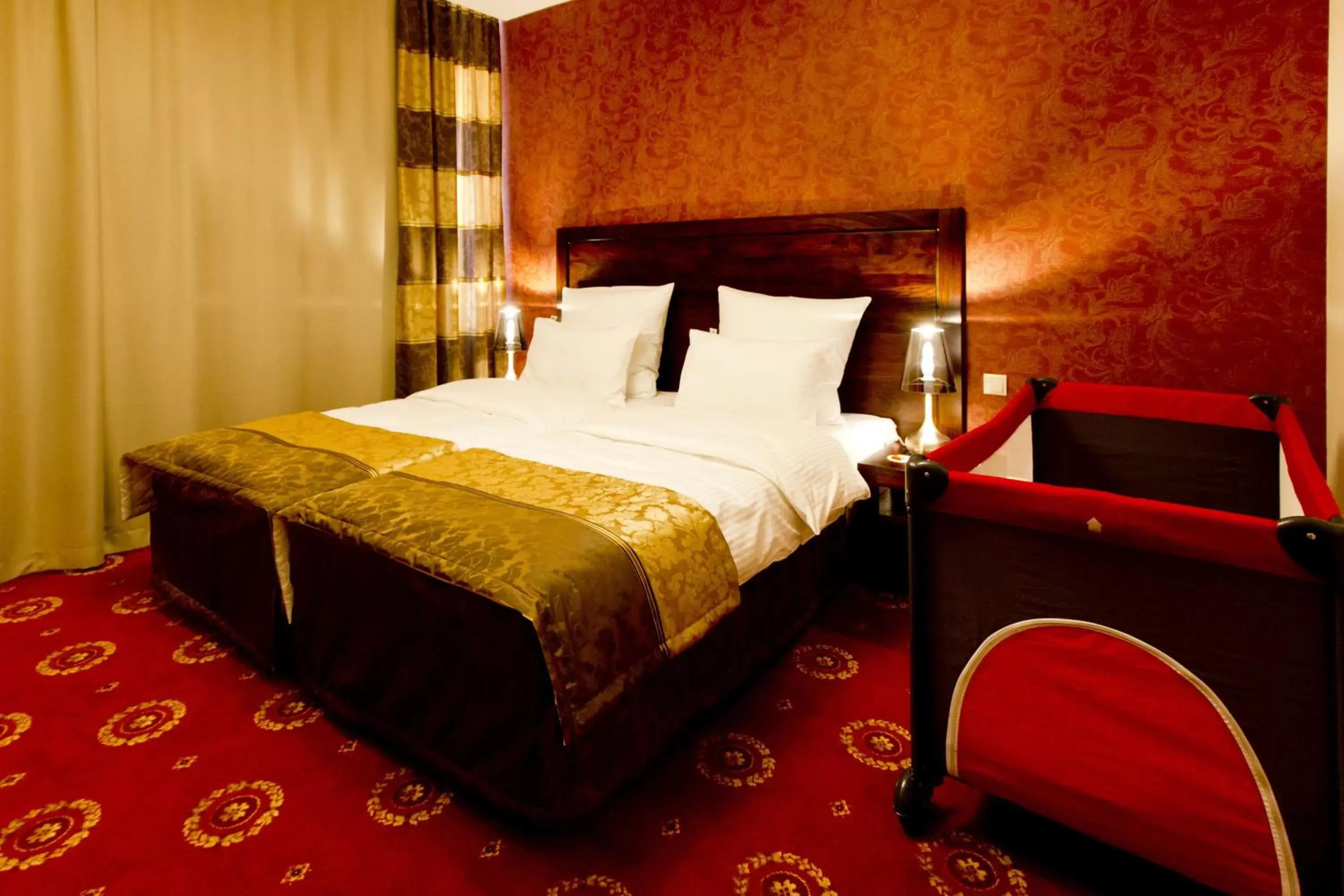 Photo of the whole room, Bed in Hotel Columbus Photo of the whole room, Bed in Hotel Columbus