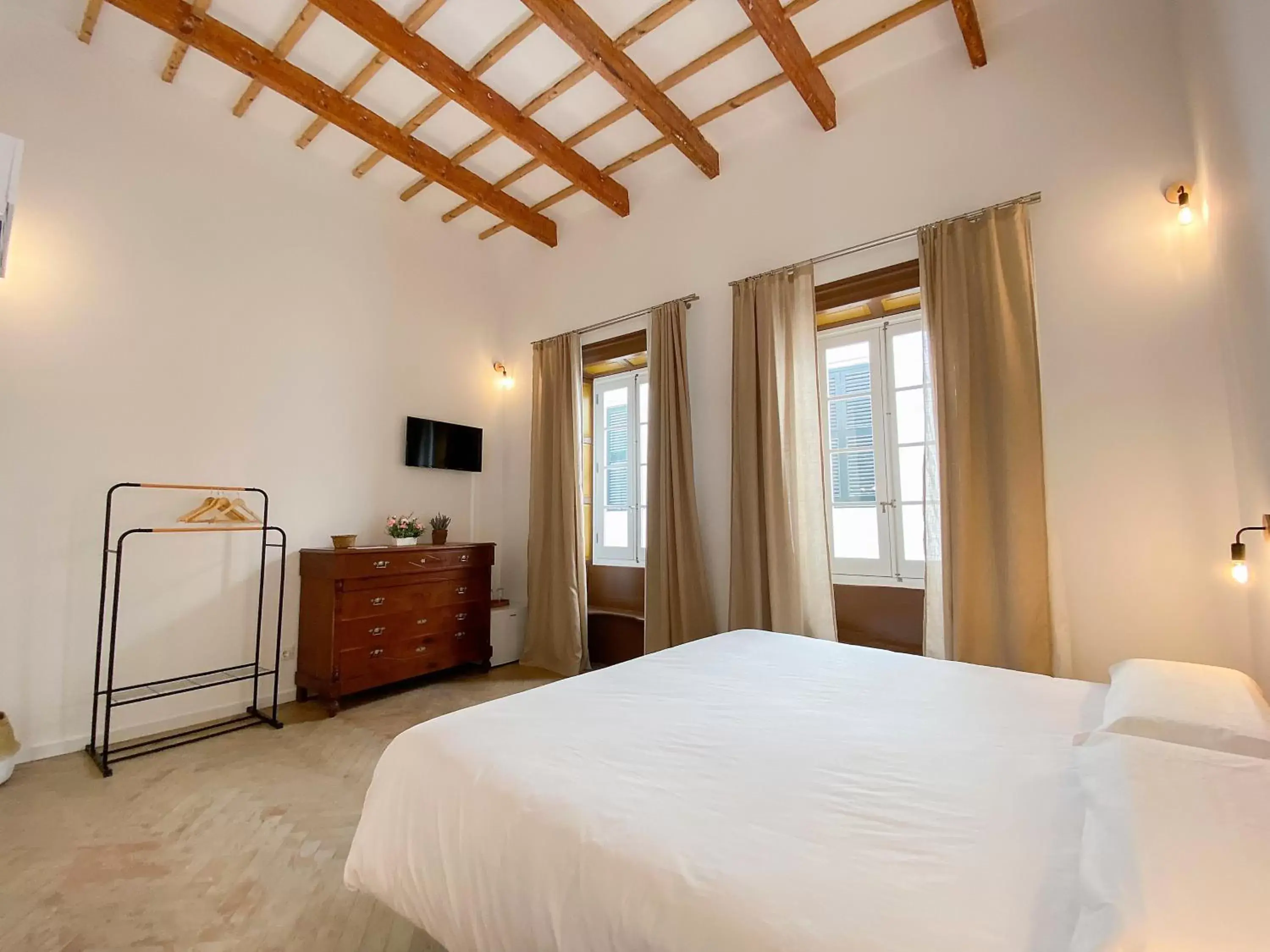 TV and multimedia, Bed in Hotel Nou Sant Antoni