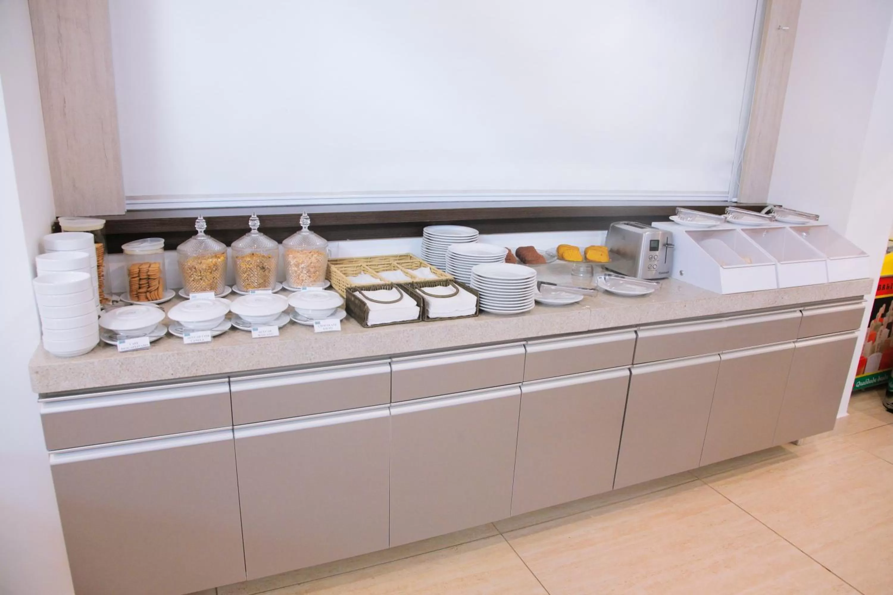 Breakfast in Slim Pajuçara by Tropicalis