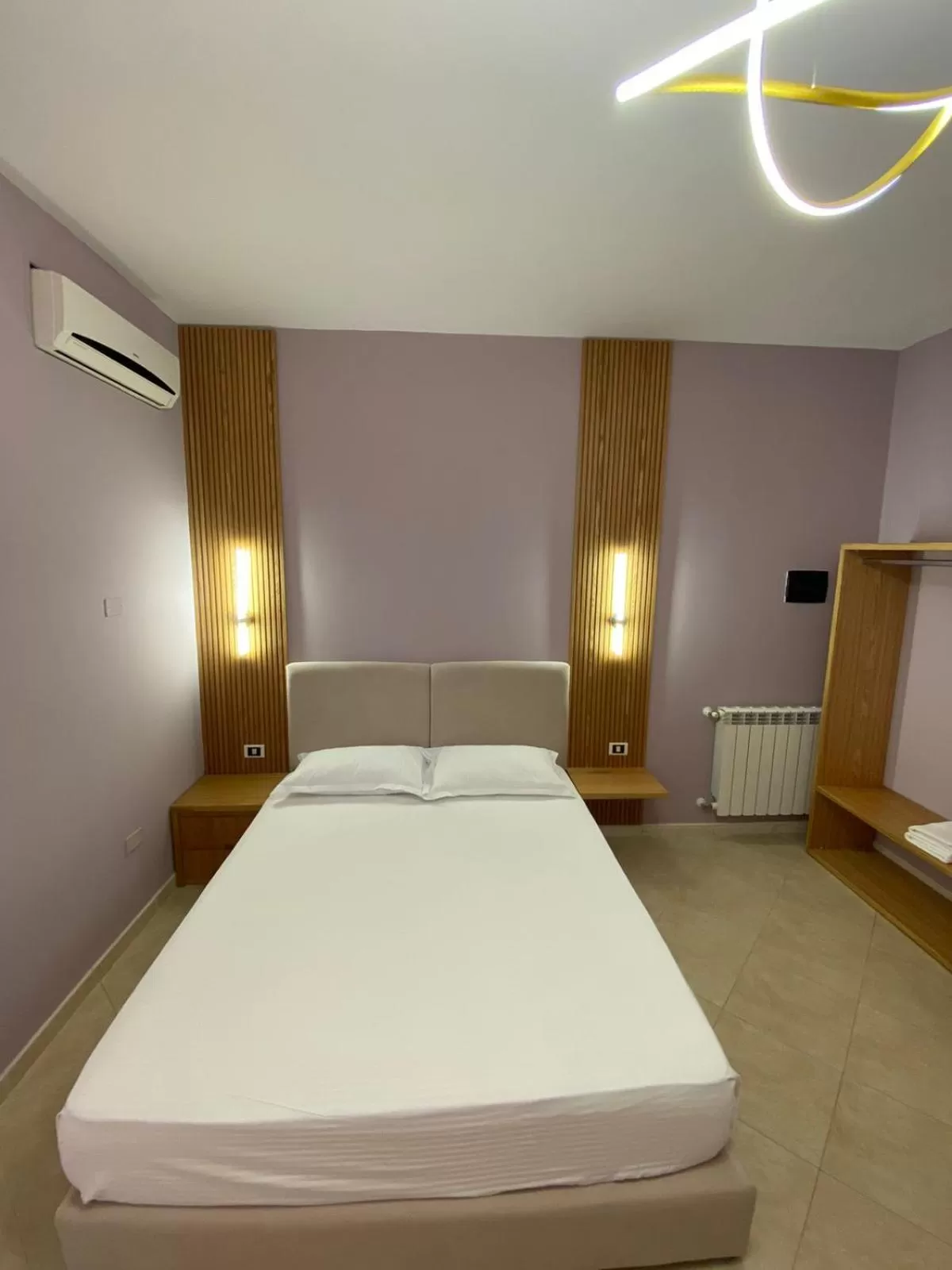 Bed in Hotel Kaloshi