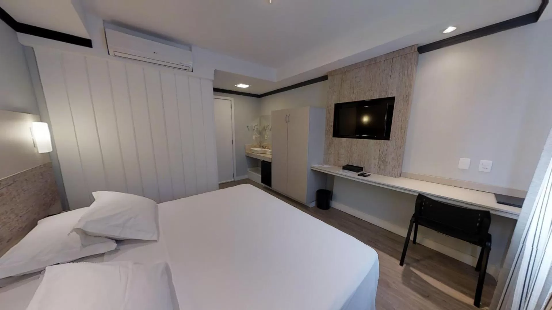 Photo of the whole room, Bed in Hotel KK