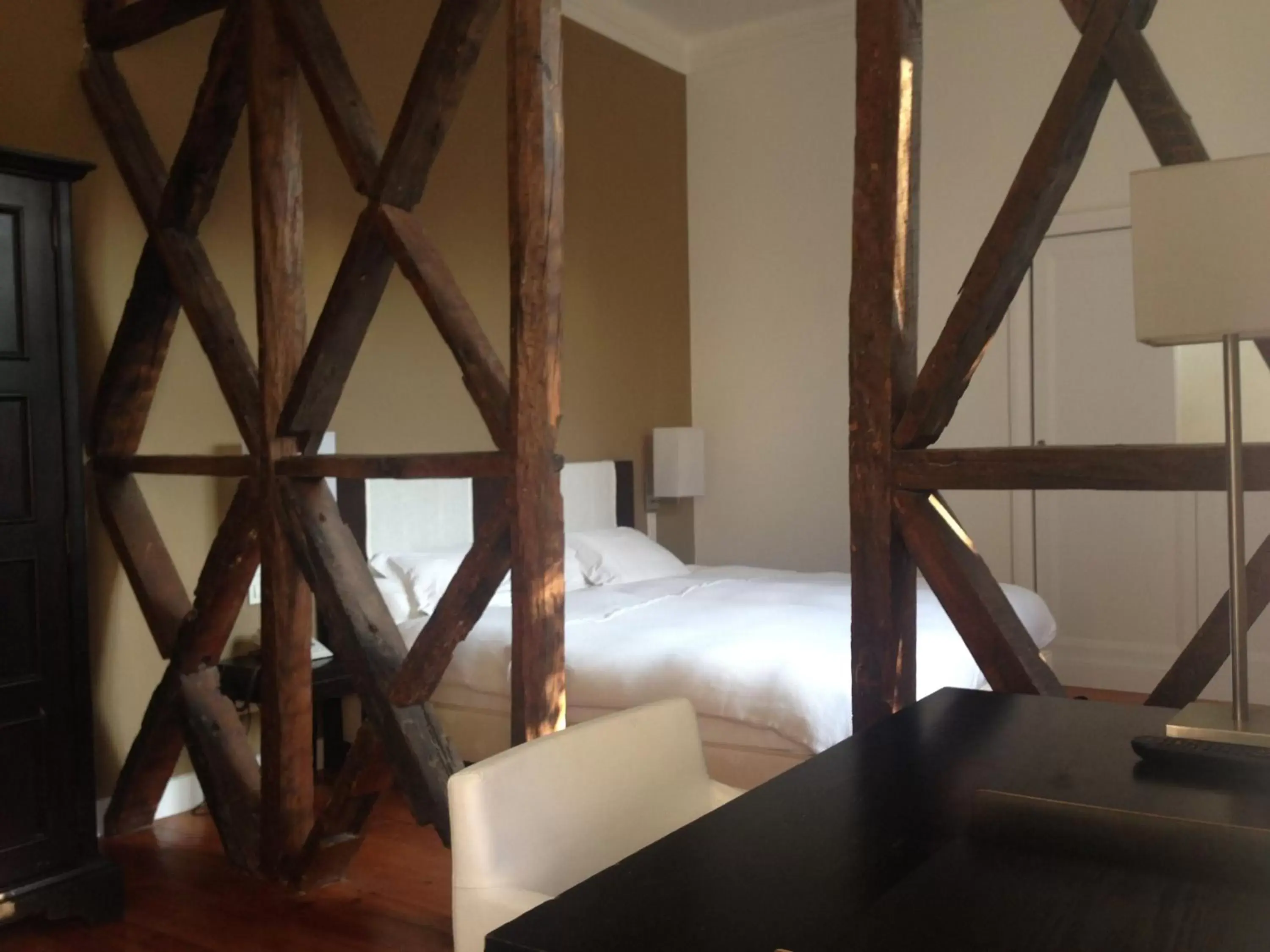 Bedroom, Bed in York House Lisboa Hotel