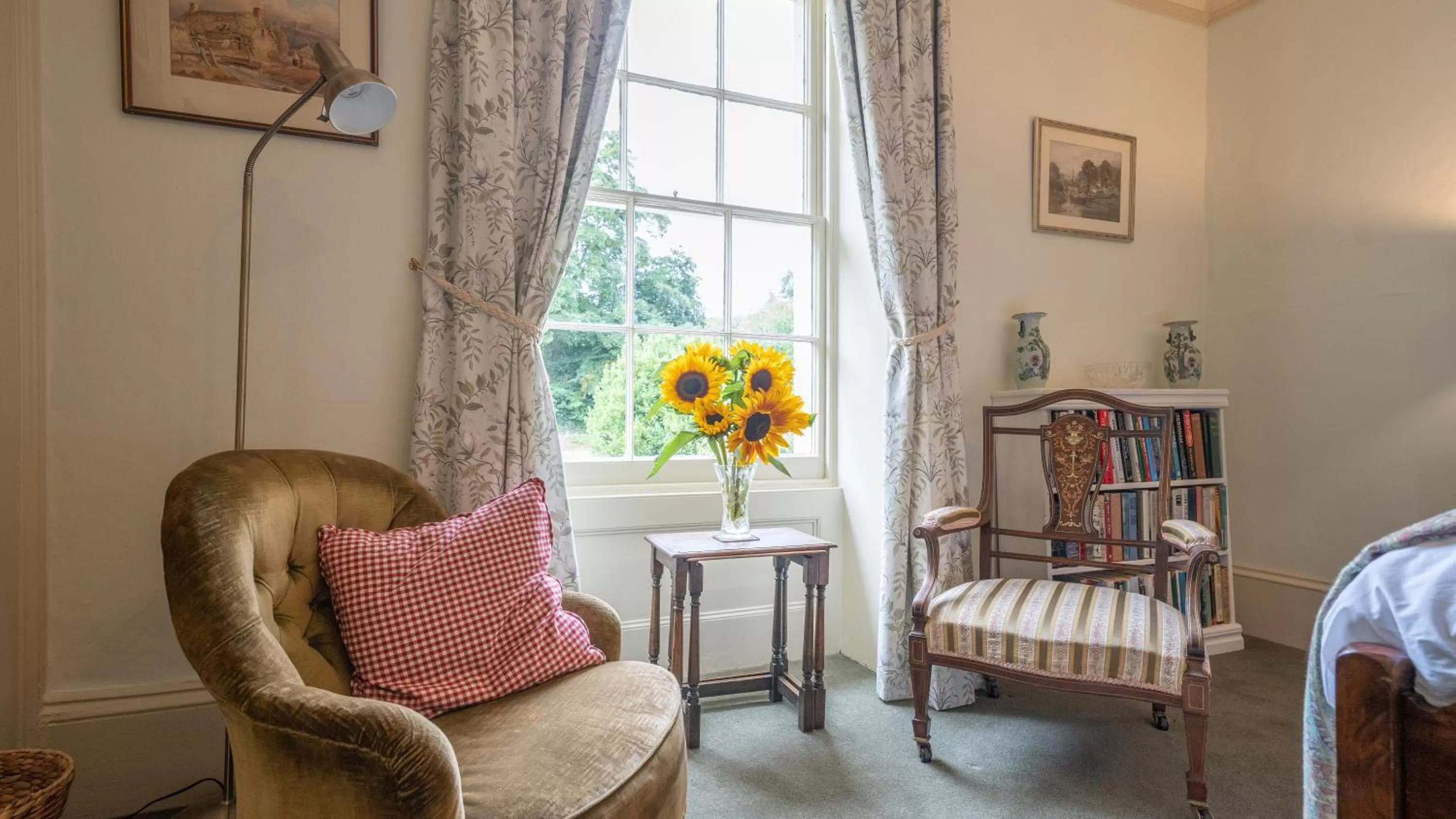 Bedroom, Seating Area in Pantybeiliau House Bed & Breakfast