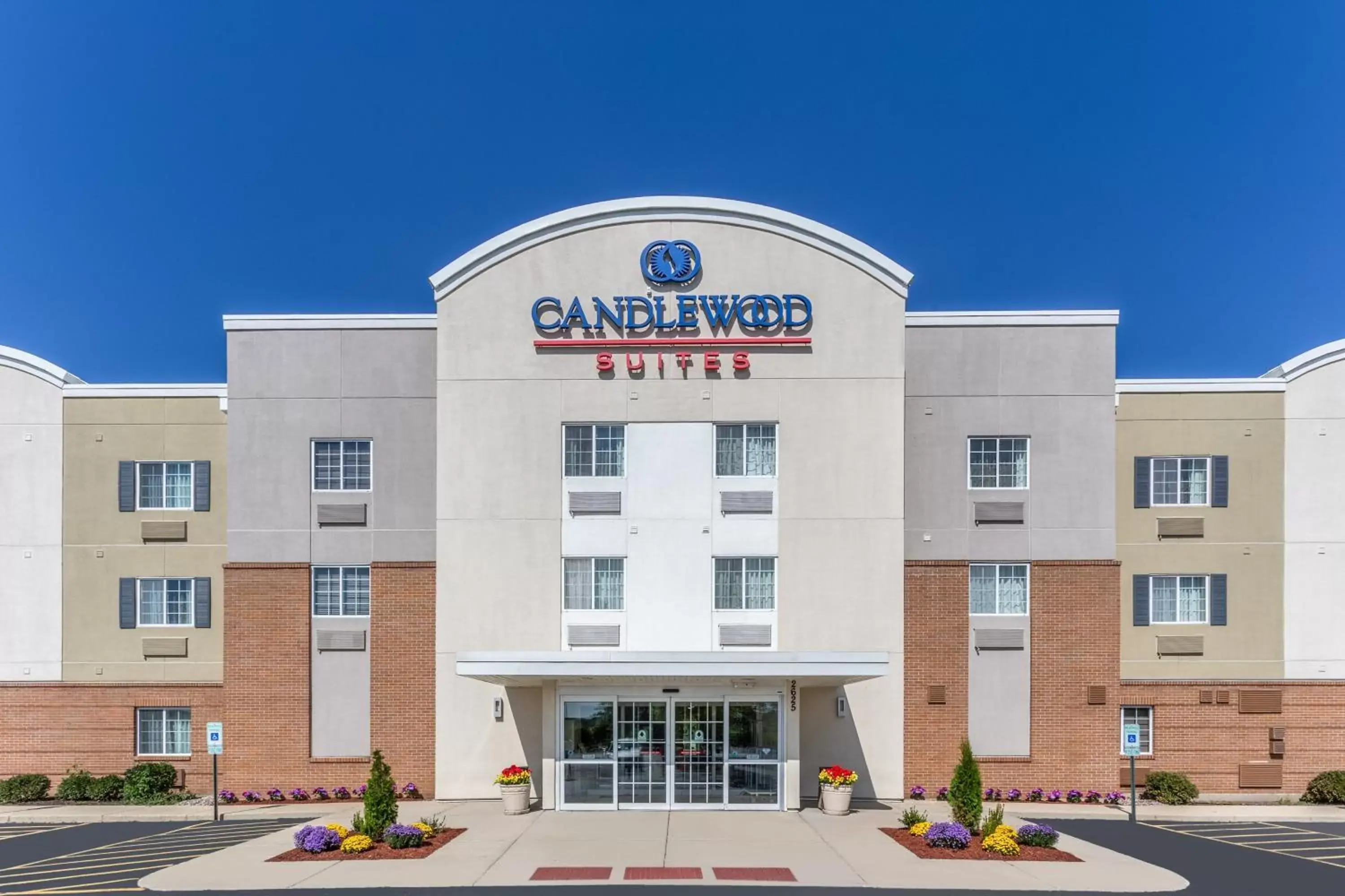 Property building in Candlewood Suites Aurora-Naperville, an IHG Hotel