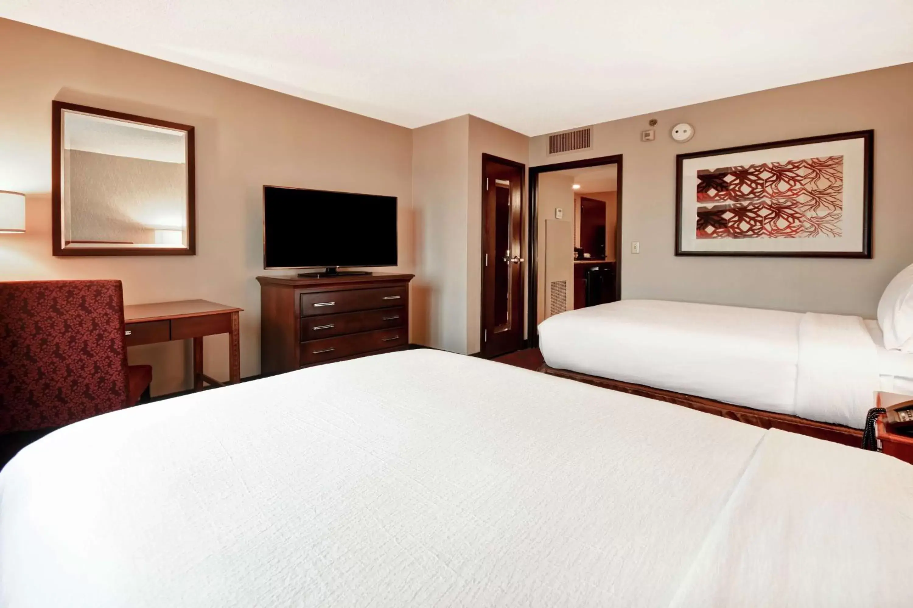 Bedroom, Bed in Embassy Suites by Hilton Dulles Airport