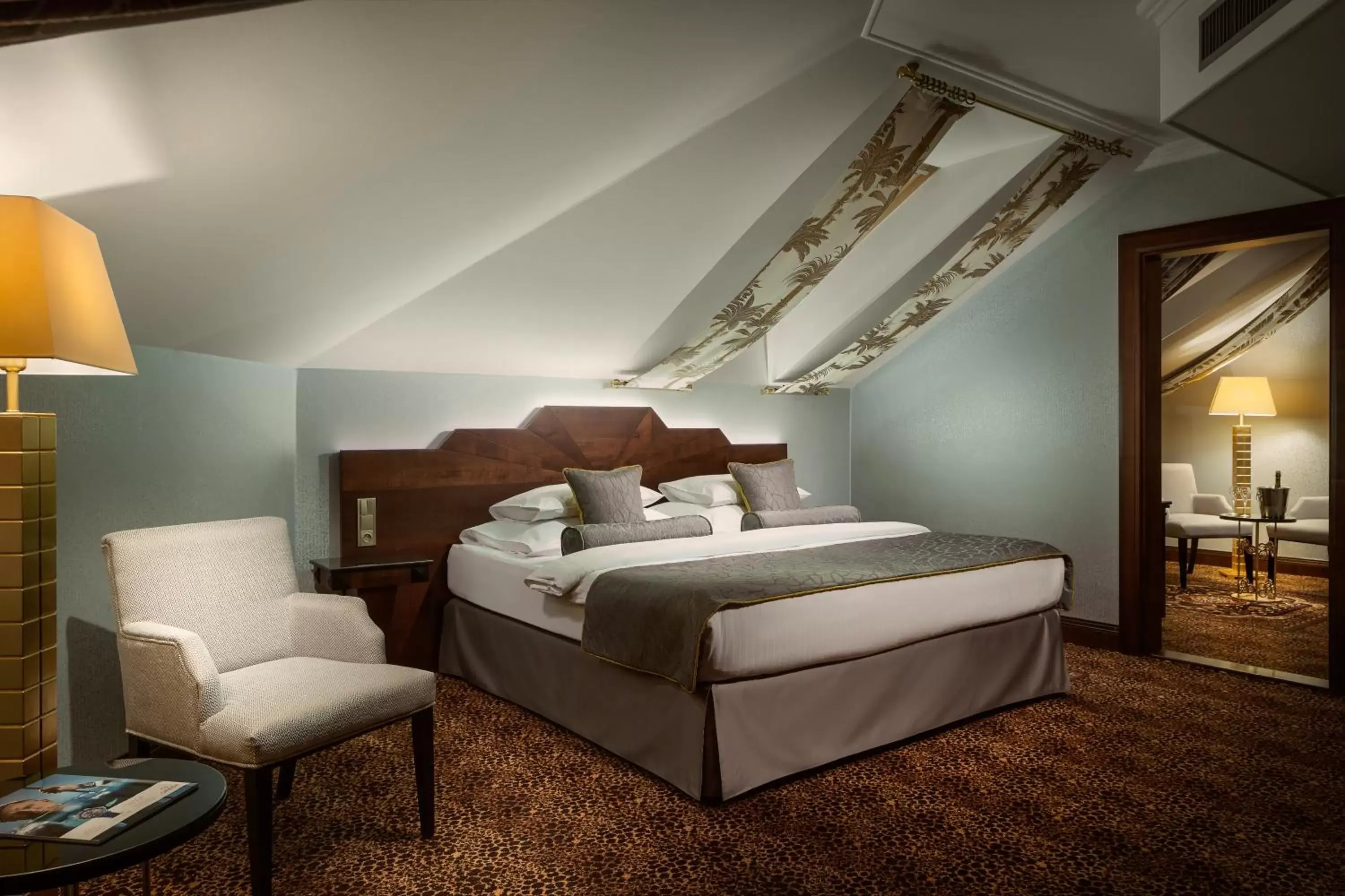 Bedroom, Bed in Art Deco Imperial Hotel