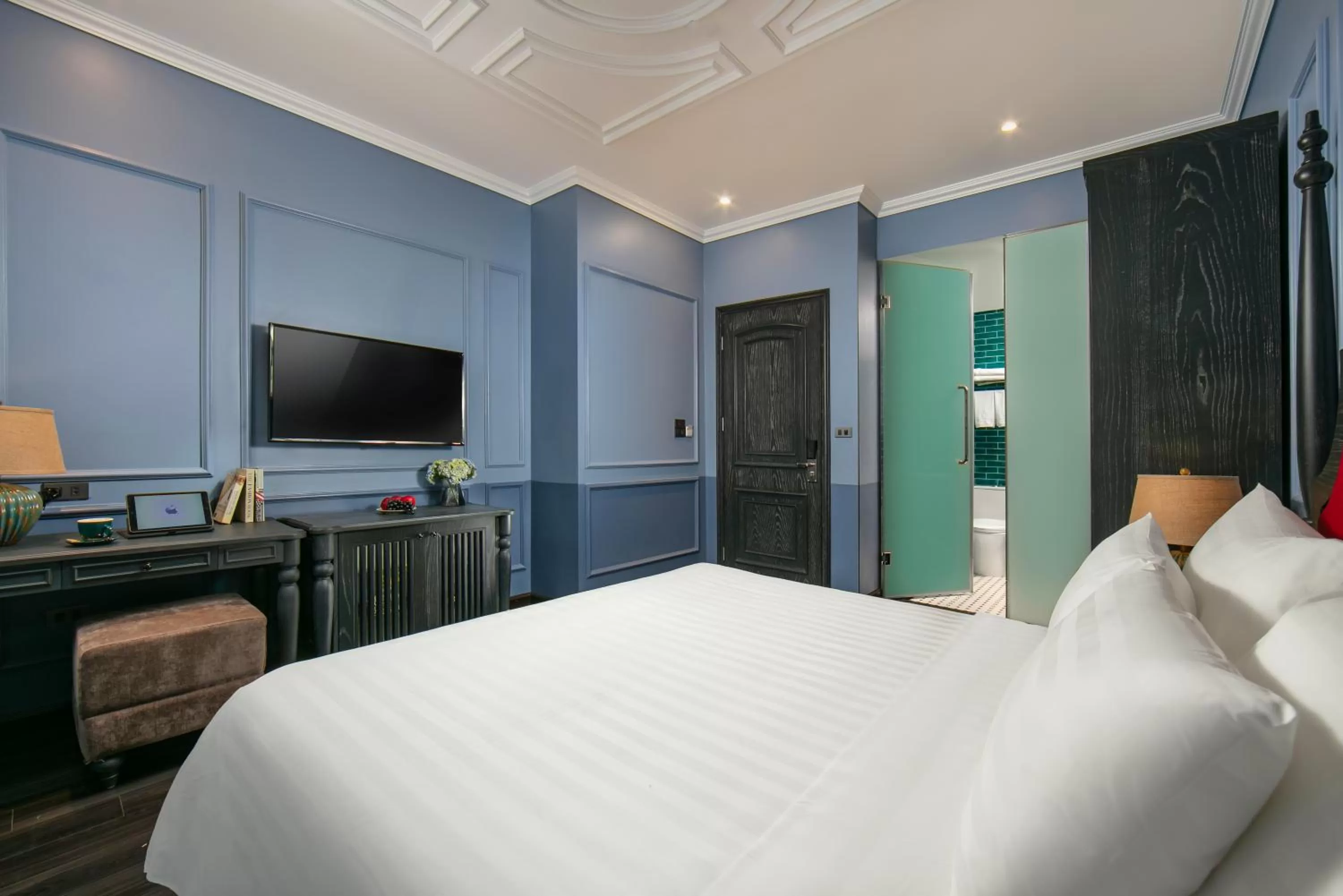 Bed in The Secret HaLong