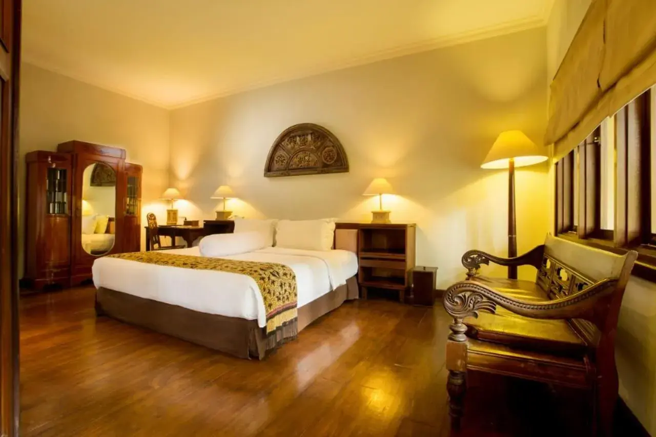 Bed in Laras Asri Resort & Spa