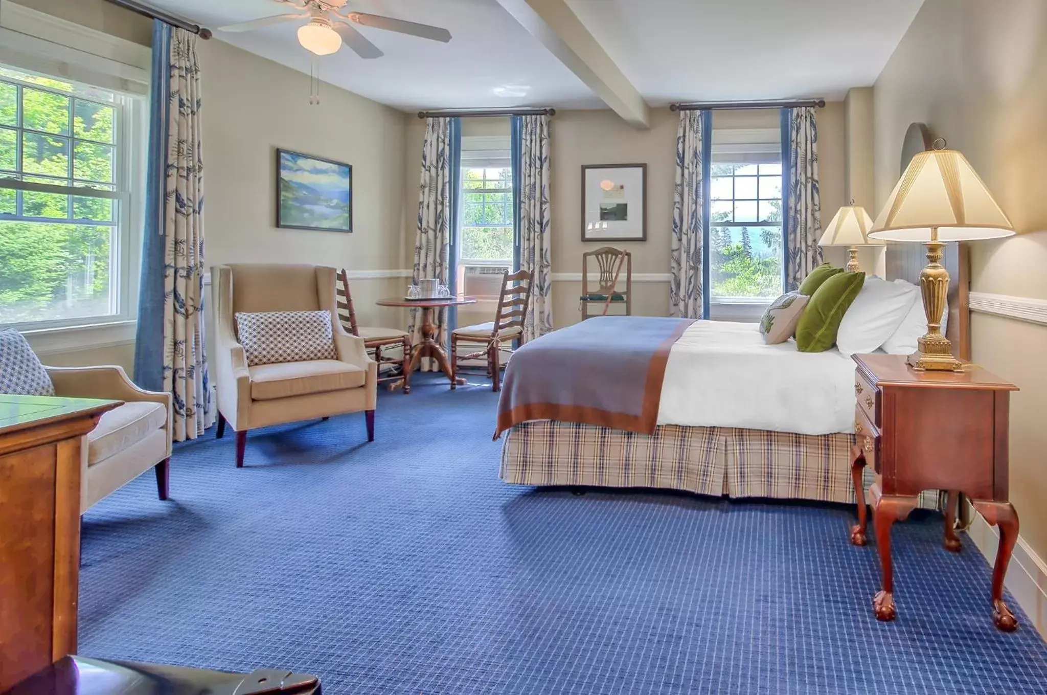 Photo of the whole room, Bed in Omni Bretton Arms Inn at Mount Washington Resort Photo of the whole room, Bed in Omni Bretton Arms Inn at Mount Washington Resort