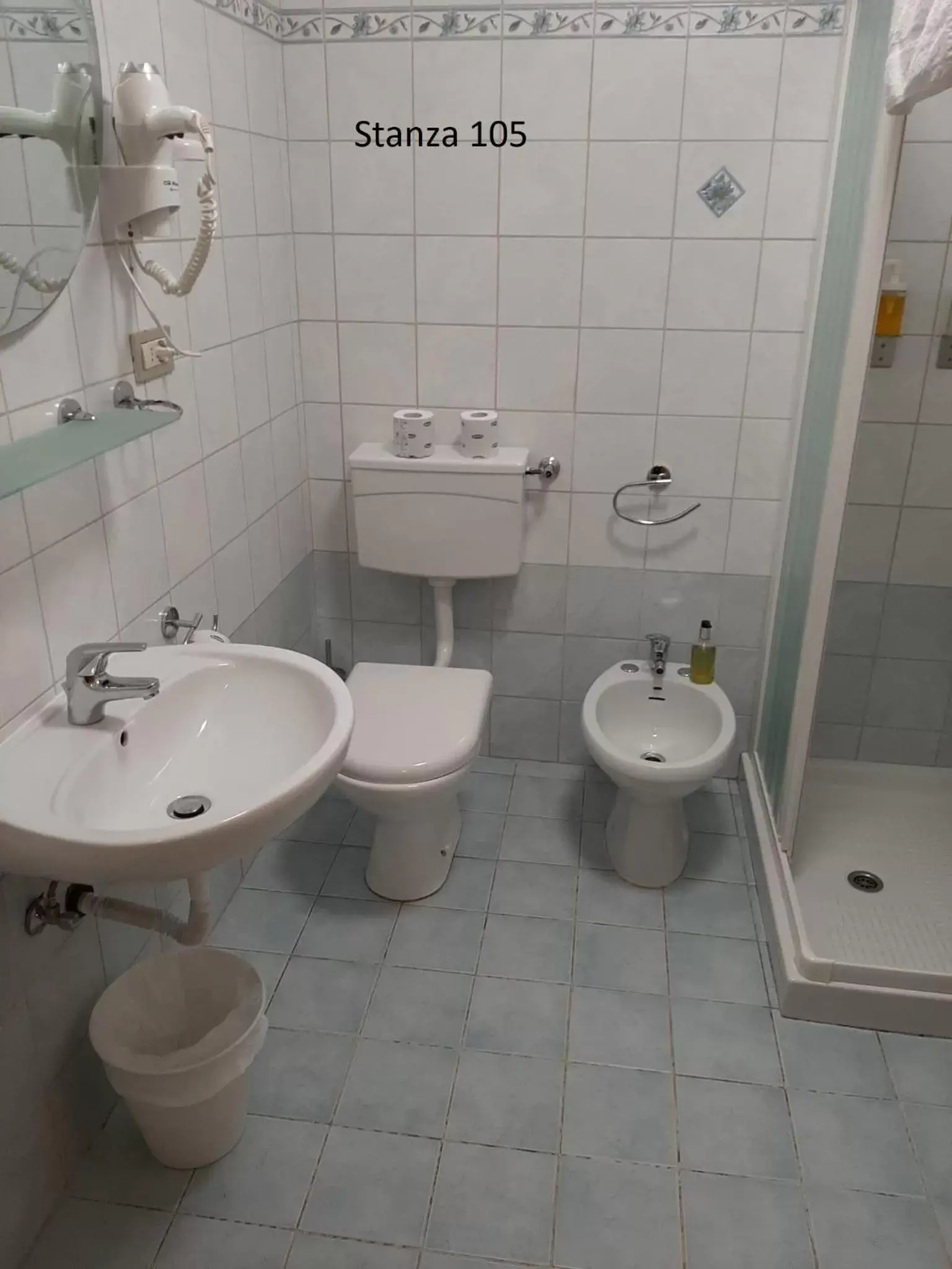 Bathroom in Hotel Pizboè