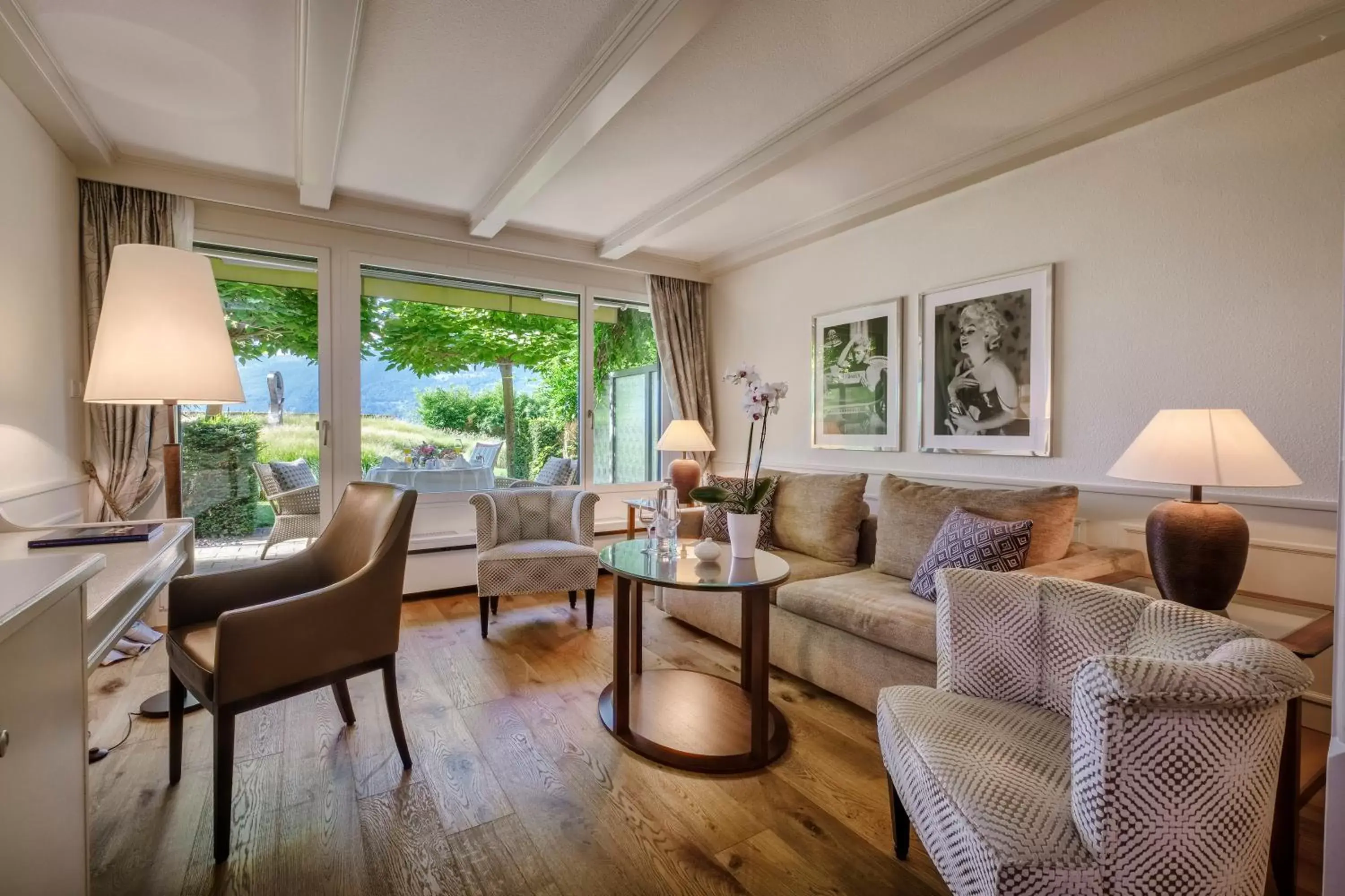 Photo of the whole room, Seating Area in Park Hotel Sonnenhof - Relais & Châteaux