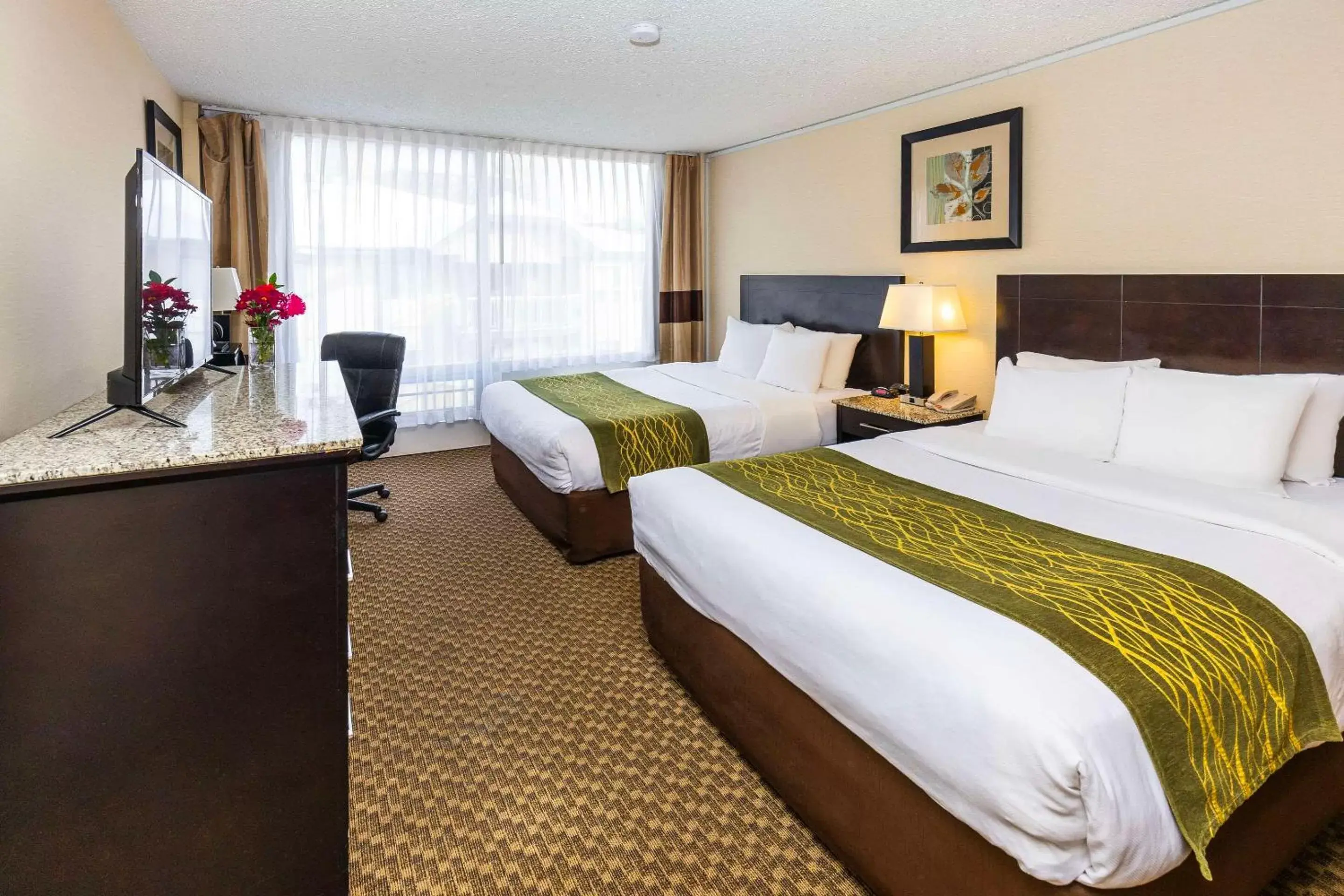 Bedroom, Bed in Comfort Inn & Suites Bedroom, Bed in Comfort Inn & Suites