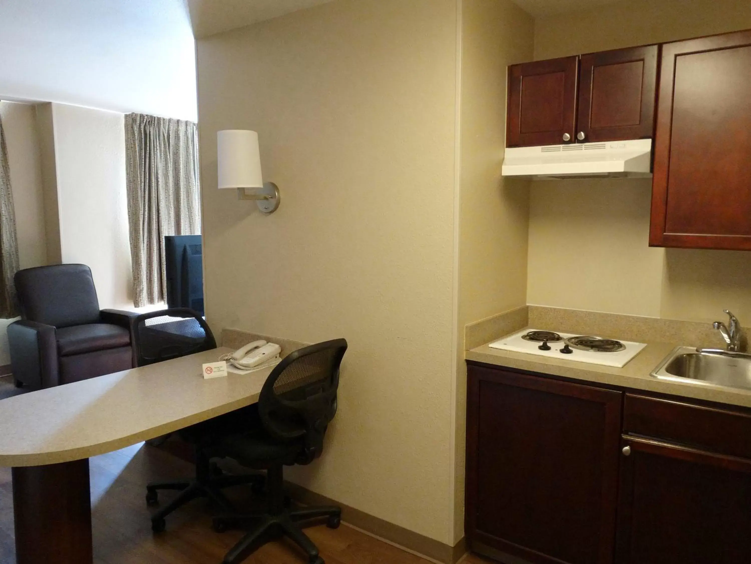 Kitchen or kitchenette, Kitchen/Kitchenette in Extended Stay America Suites - Indianapolis - Airport - W Southern Ave