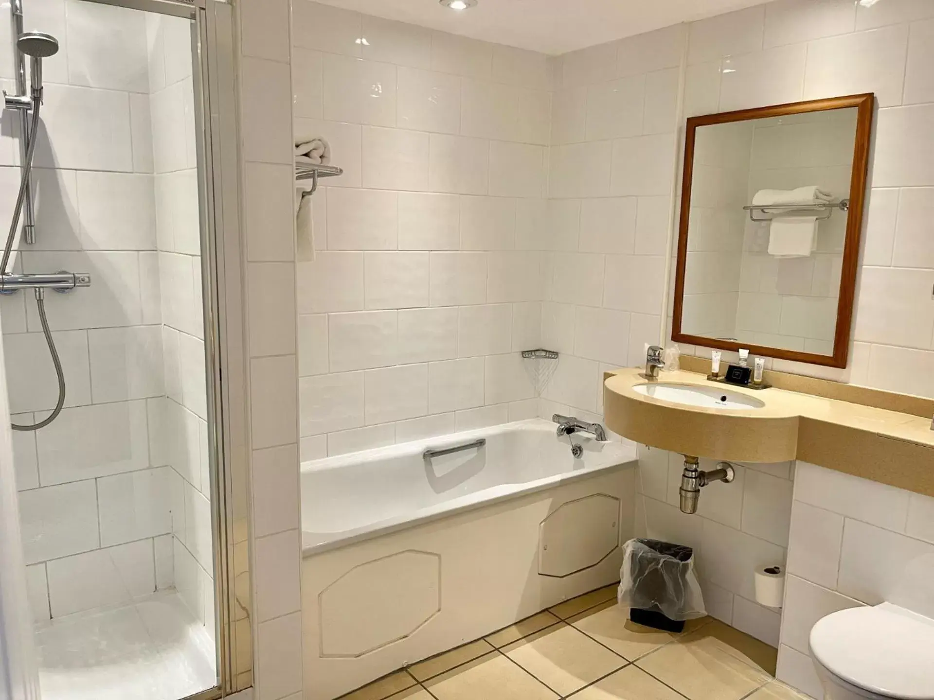 Shower, Bathroom in Grand Hotel Sunderland