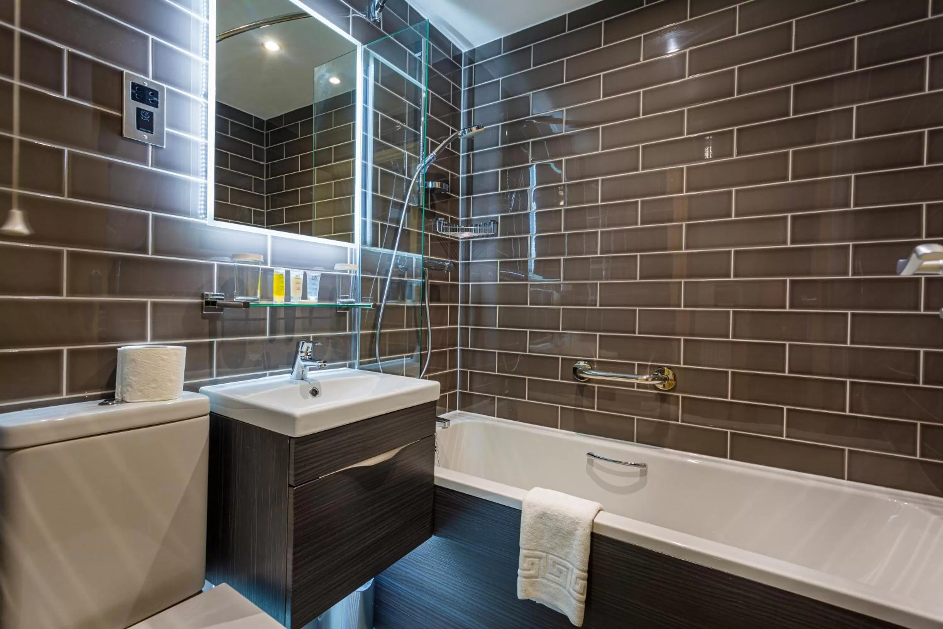 Bathroom in The Rutland Arms Hotel, Bakewell, Derbyshire - The Coaching Inn Group