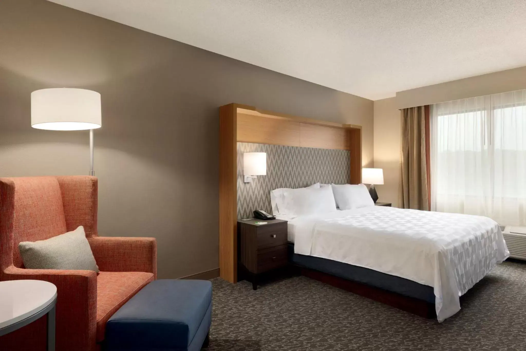 Photo of the whole room, Bed in Holiday Inn Hotel & Suites Council Bluffs, an IHG Hotel