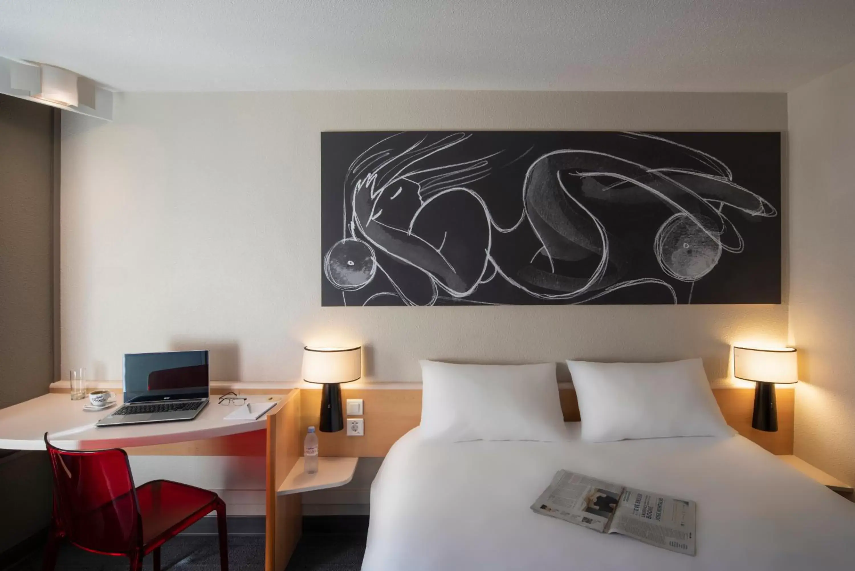 Photo of the whole room, Bed in ibis Tours Centre Gare