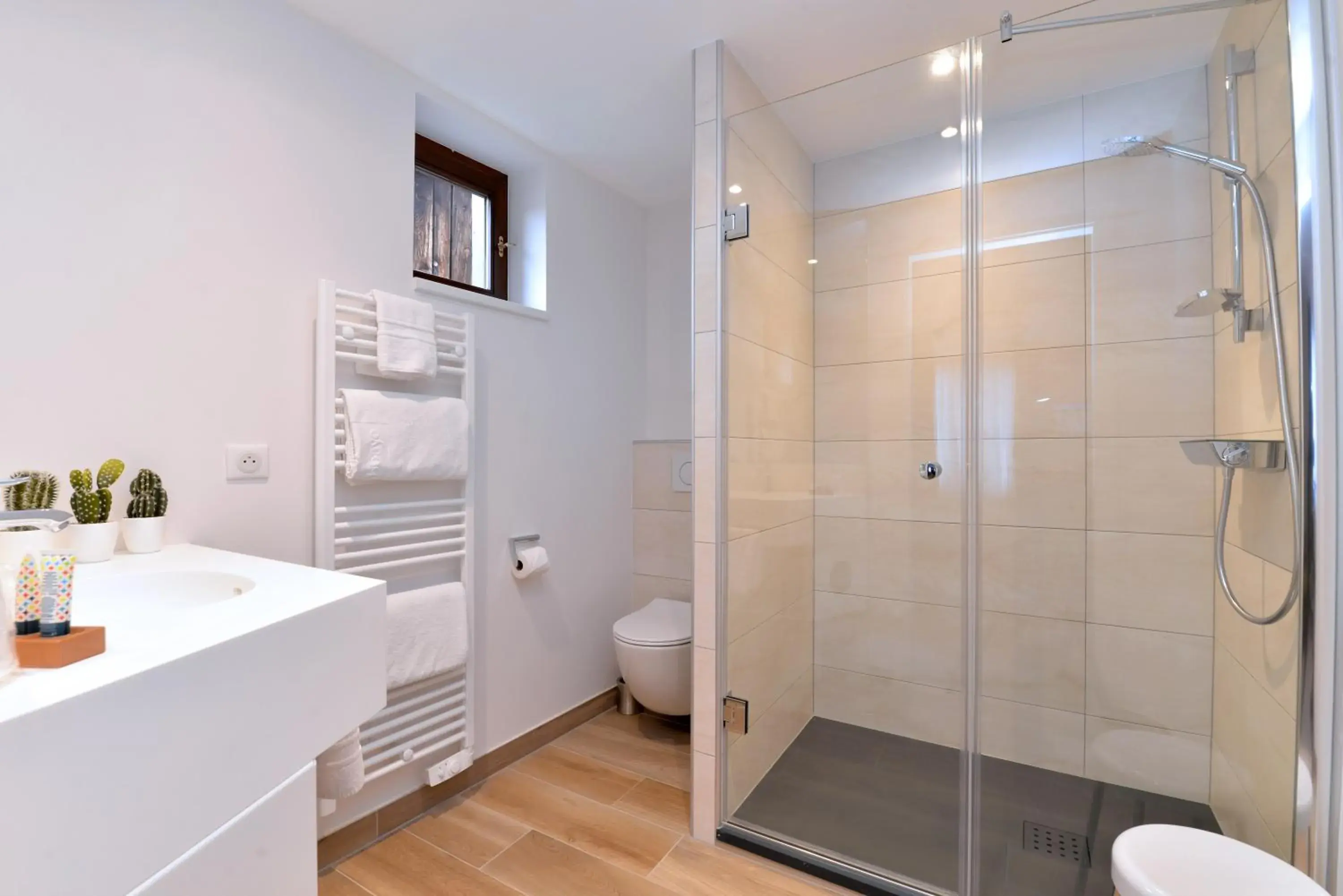 Shower, Bathroom in L'Abbaye d'Alspach