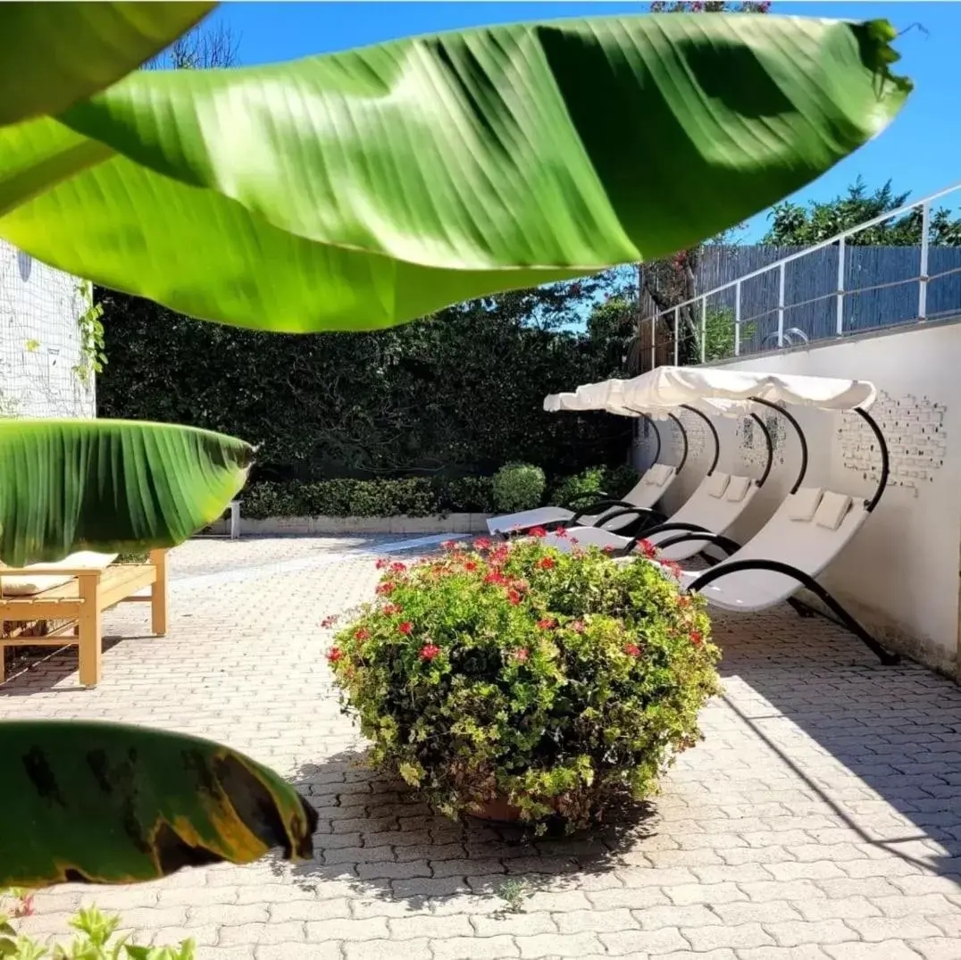 Property building, Swimming Pool in Pompei Suite