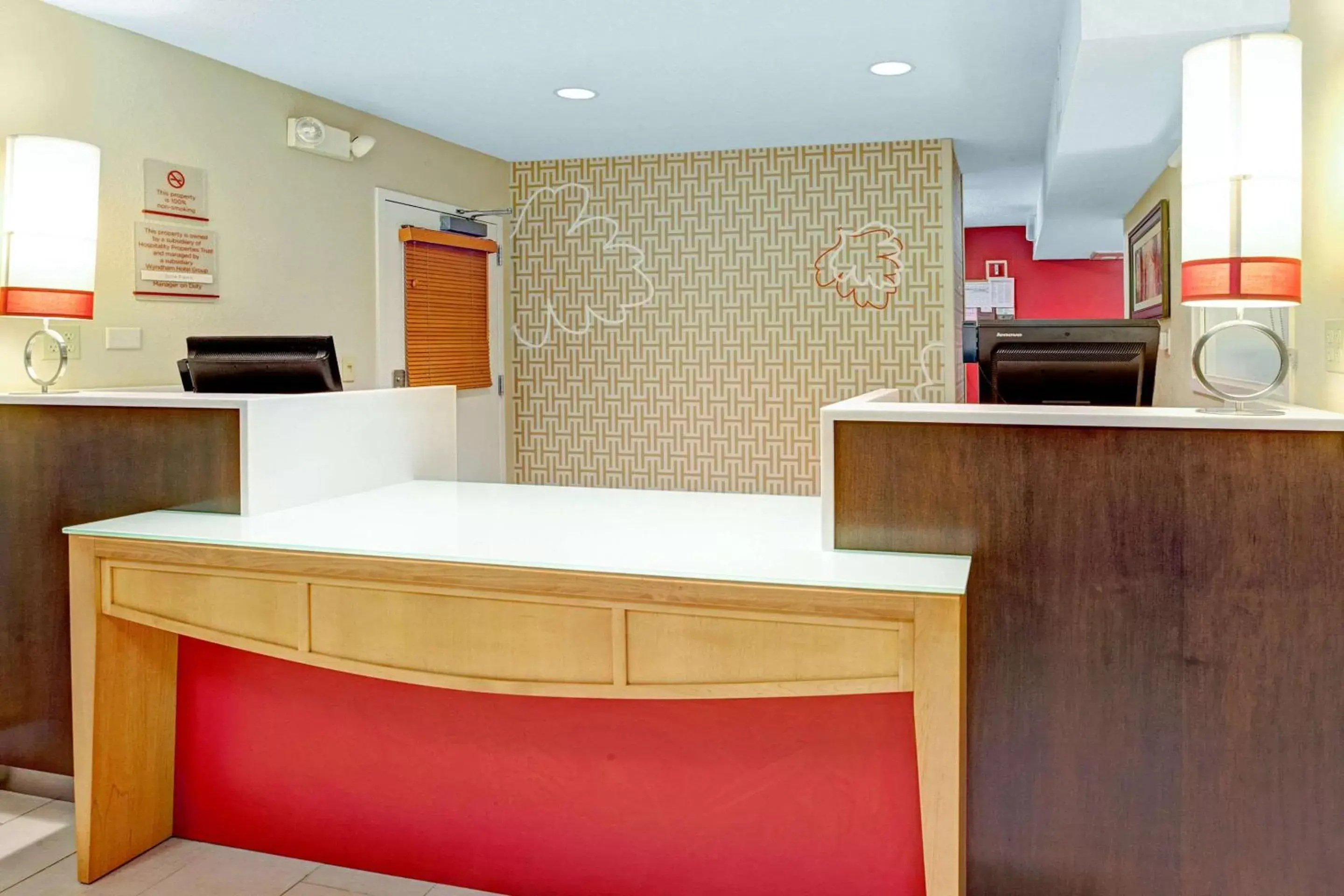 Lobby or reception, Lobby/Reception in MainStay Suites Northbrook Wheeling