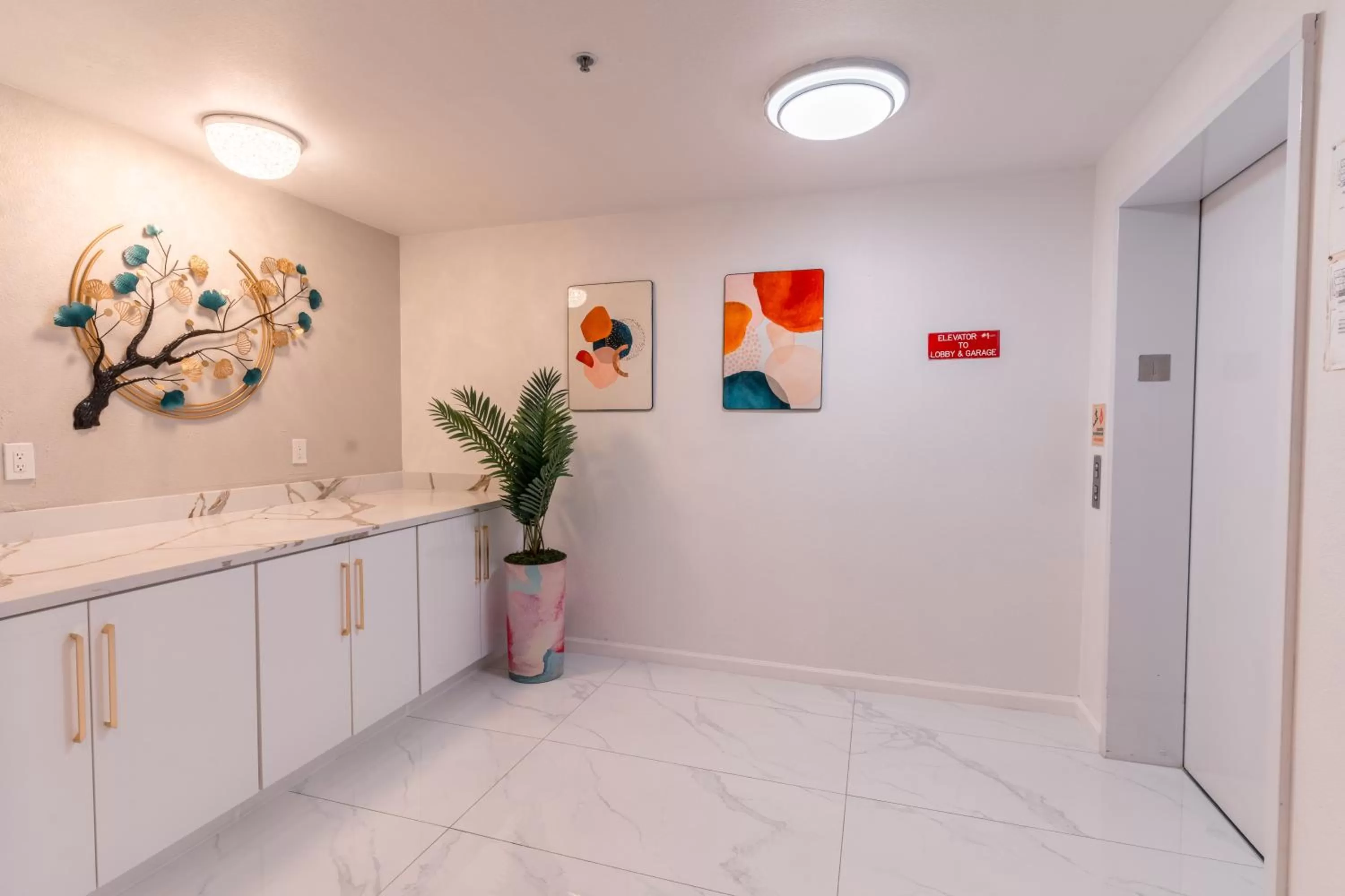 Kitchen/Kitchenette in Hotel Aluxor SFO, Sapphire Boutique Collection