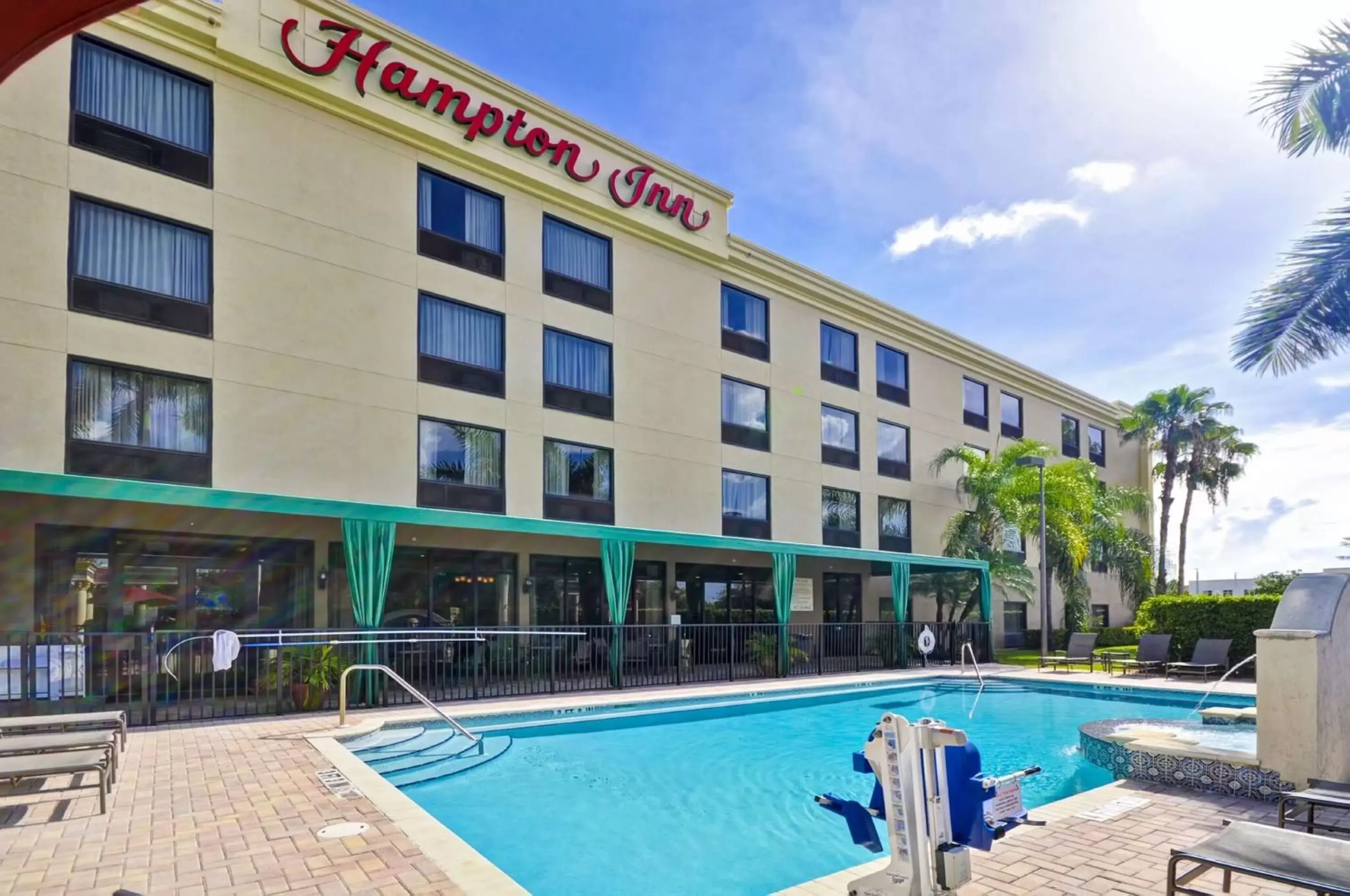 Pool view, Property Building in Hampton Inn West Palm Beach-Florida Turnpike