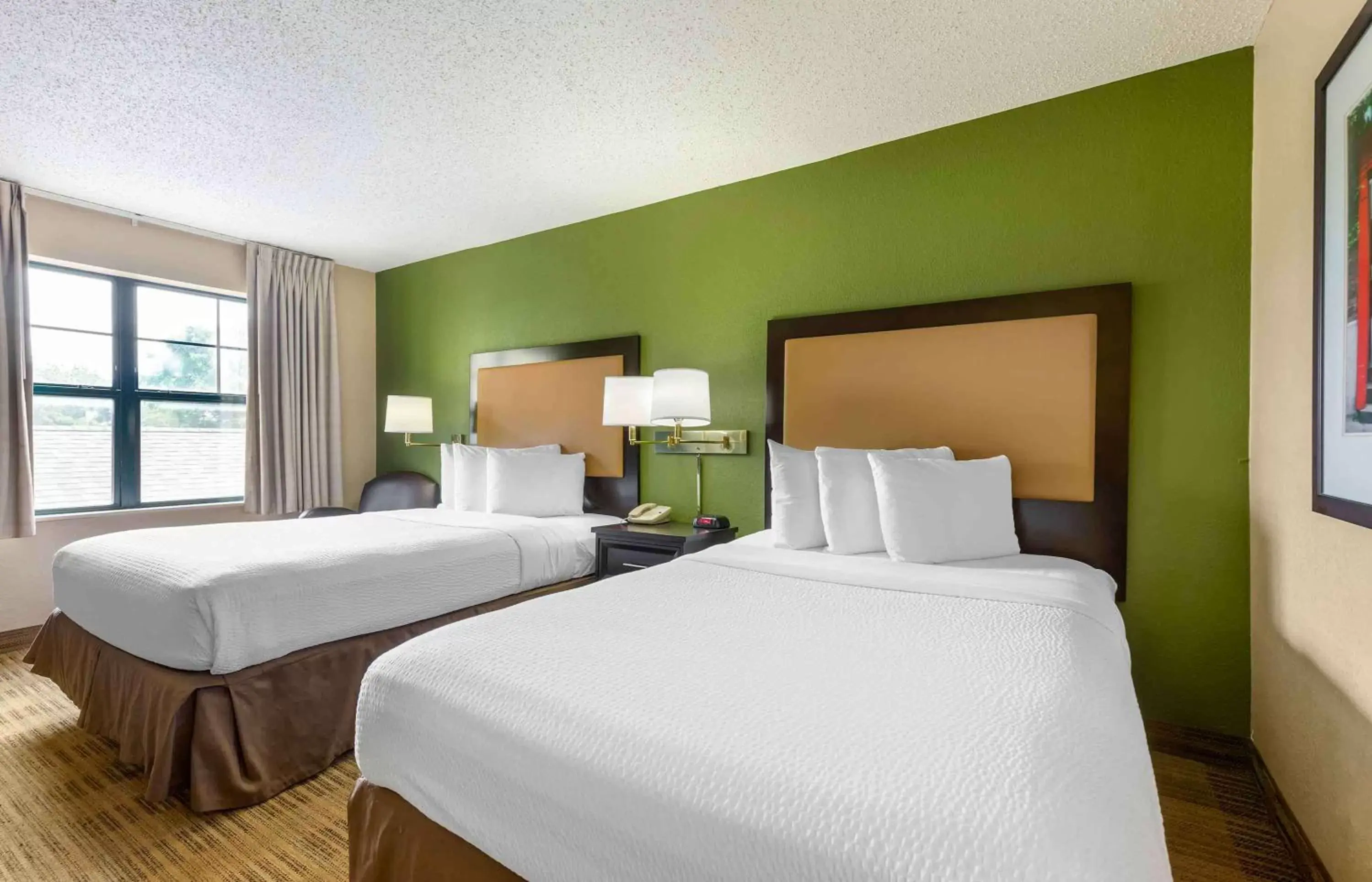 Bedroom, Bed in Extended Stay America Suites - Baltimore - Timonium