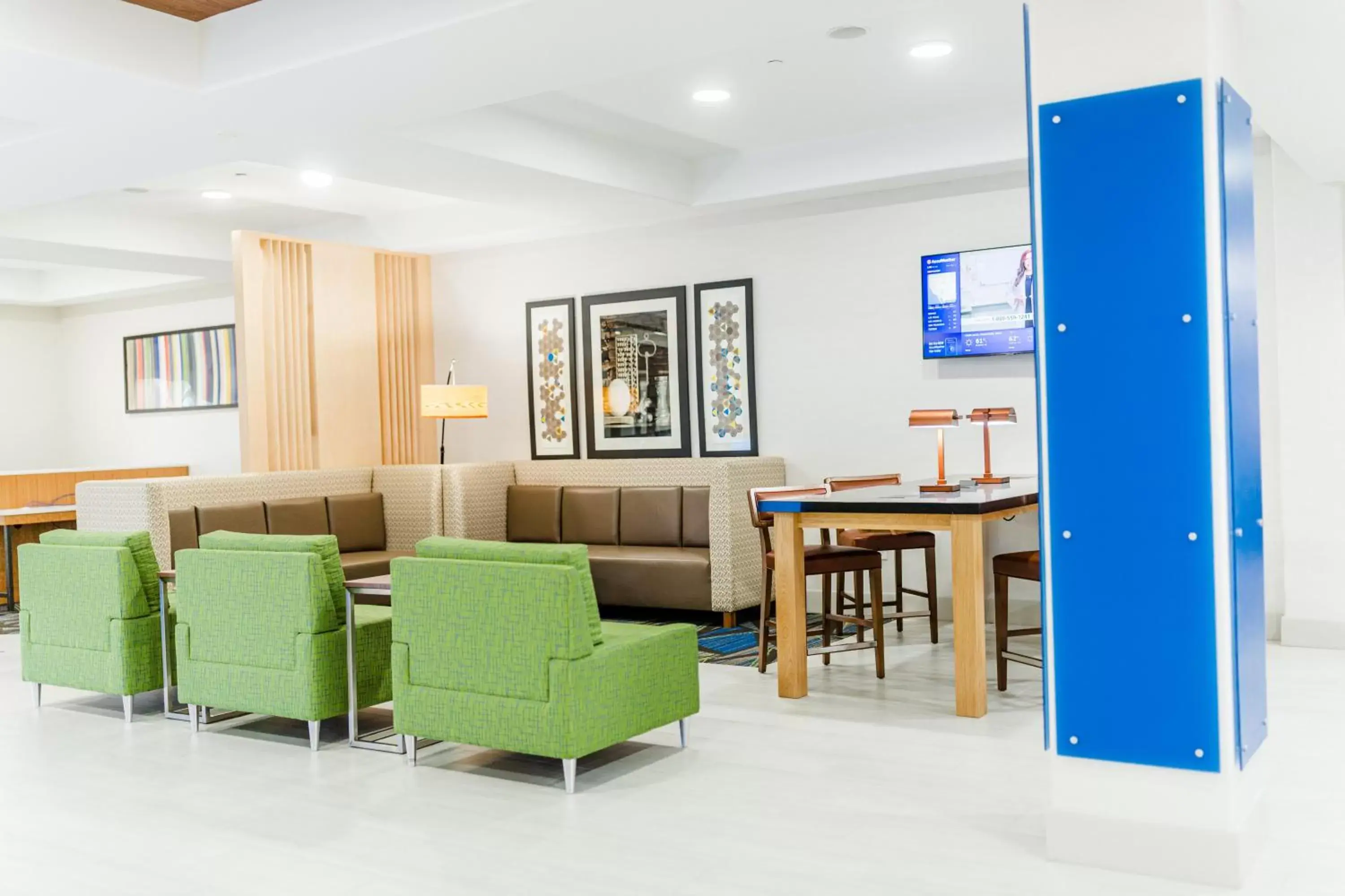 Lobby or reception in Holiday Inn Express Hotel & Suites Greenville, an IHG Hotel